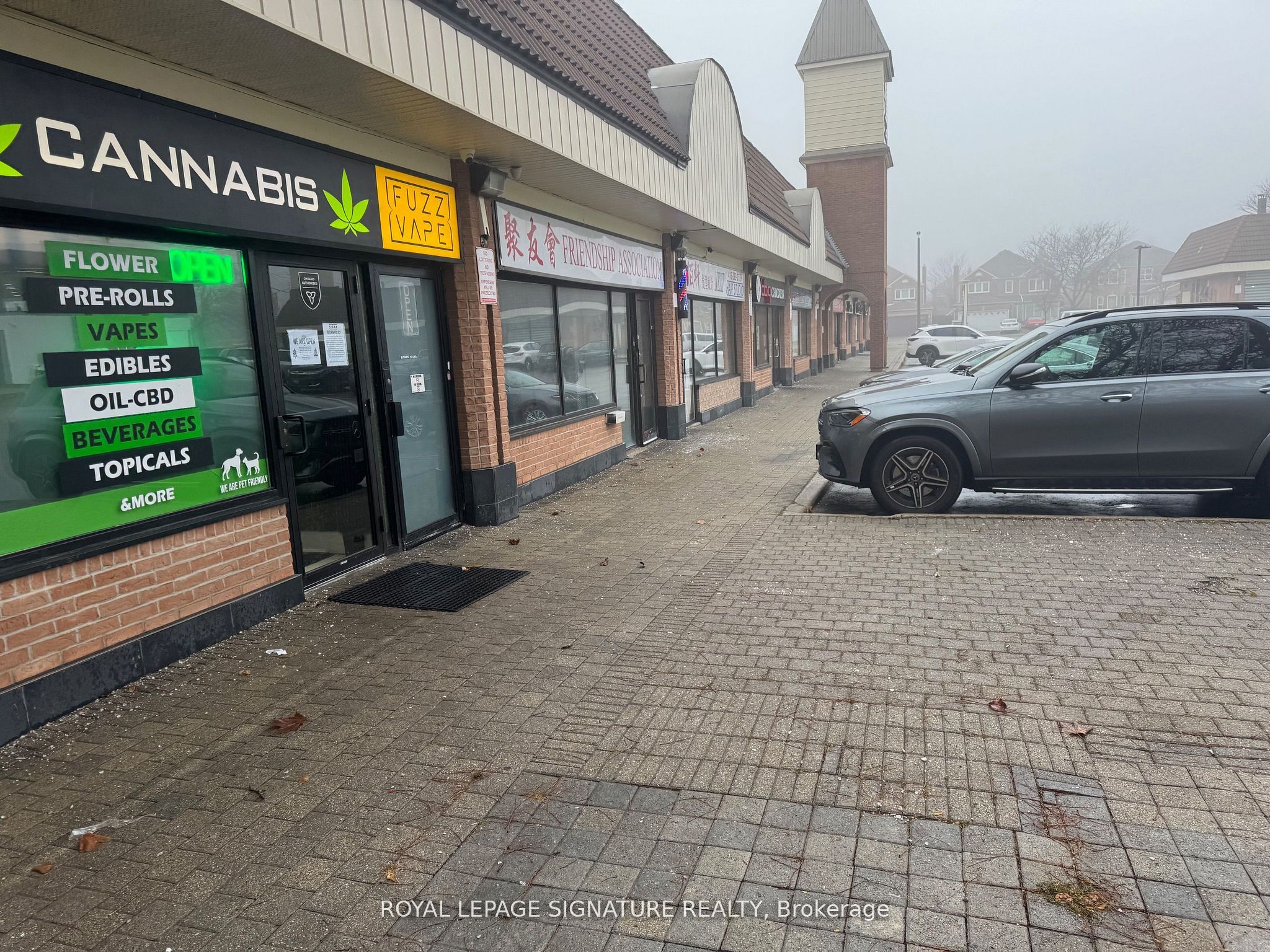 #10 - 4911 Steeles Avenue Property Photo 8