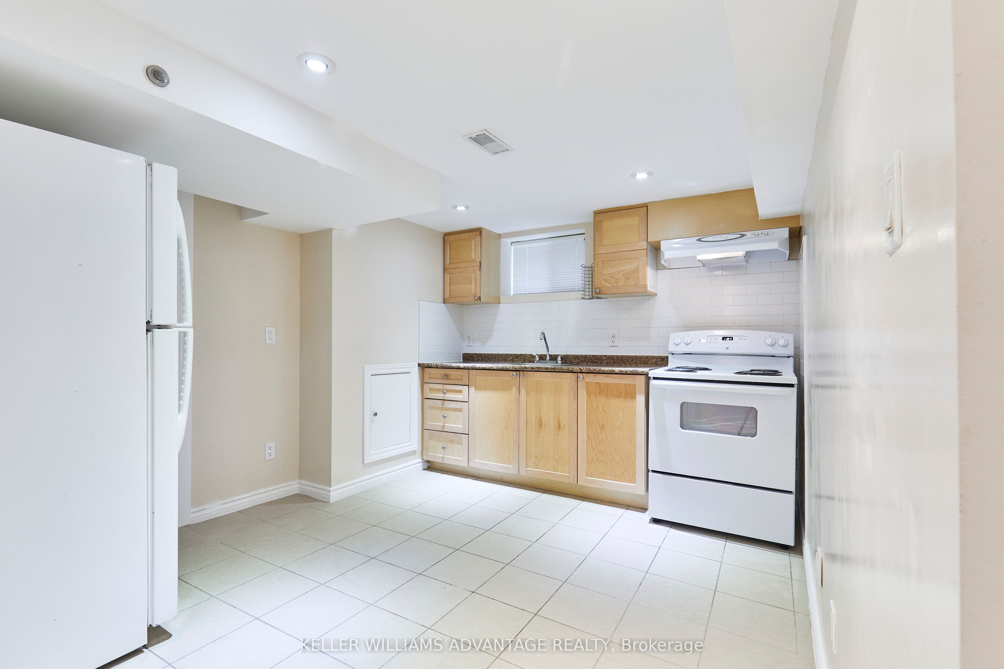 #lower - 143 Ellington Drive Property Photo 3