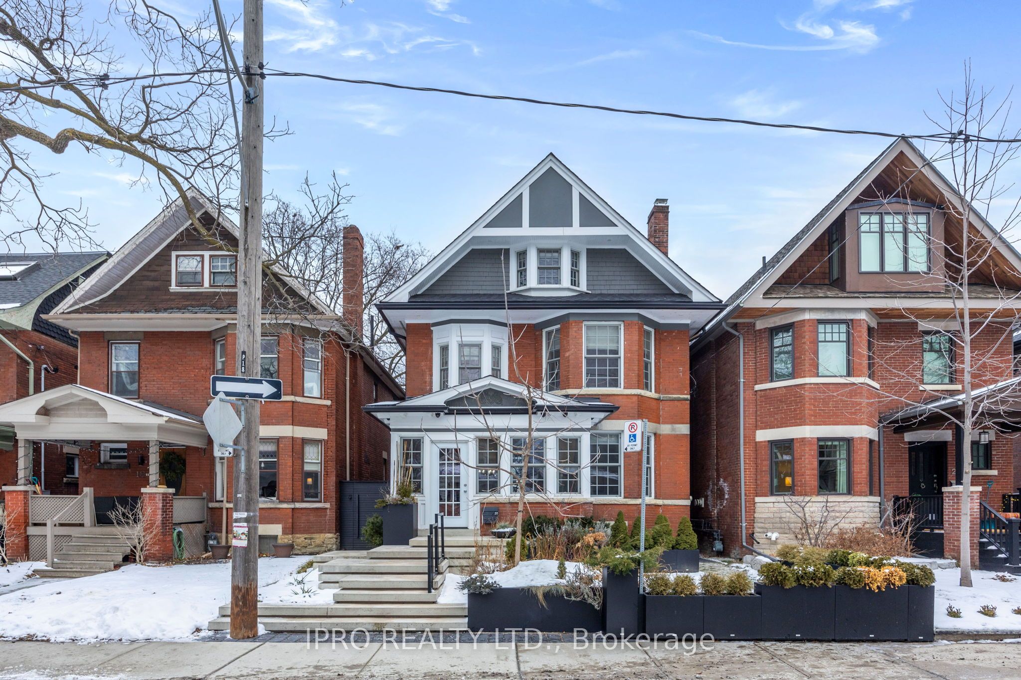 20 Fairview Boulevard Property Photo 1