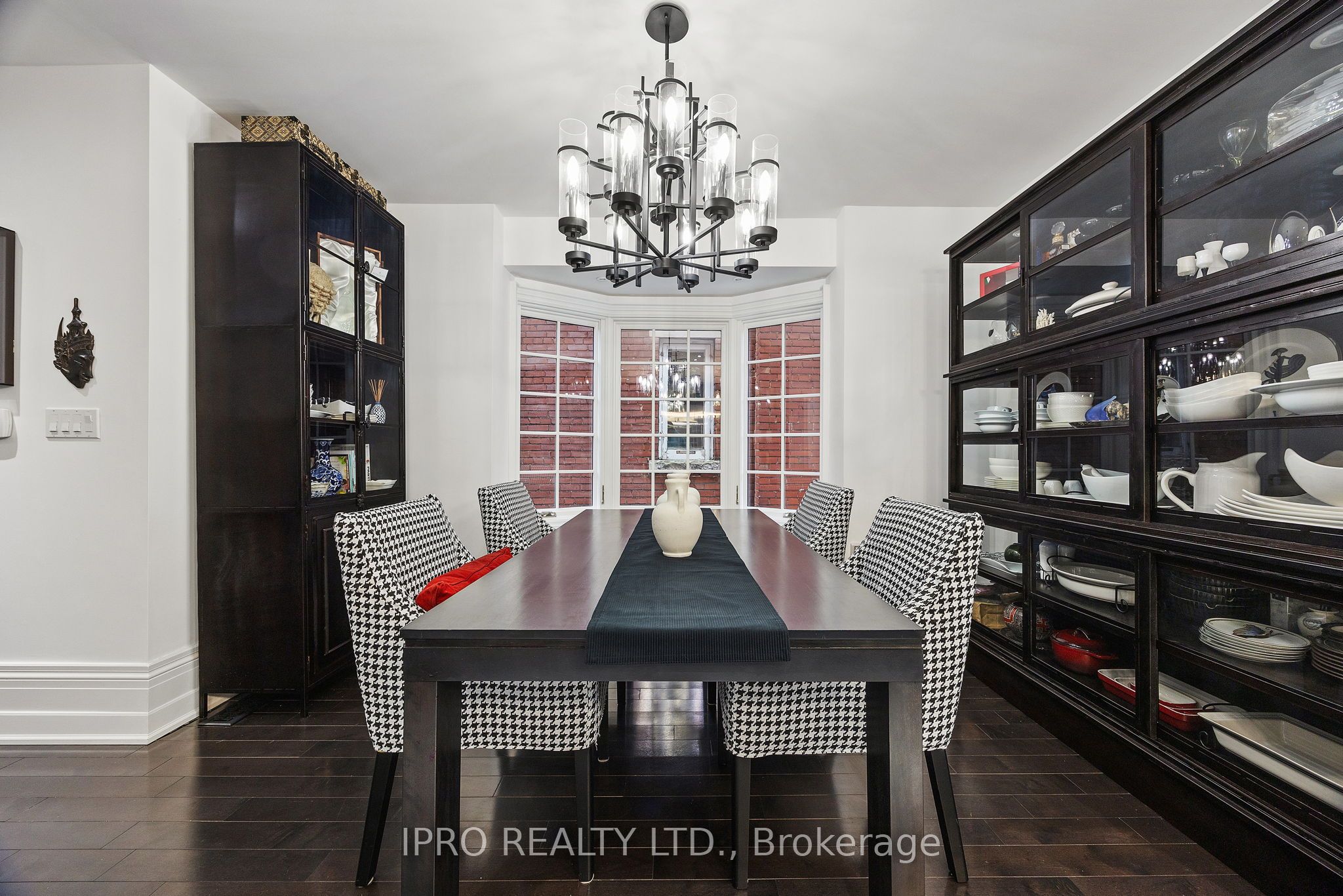 20 Fairview Boulevard Property Photo 10