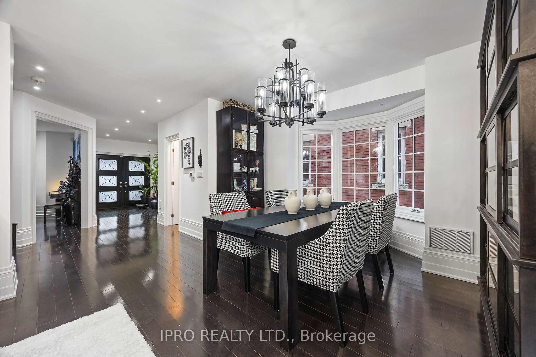 20 Fairview Boulevard Property Photo 11
