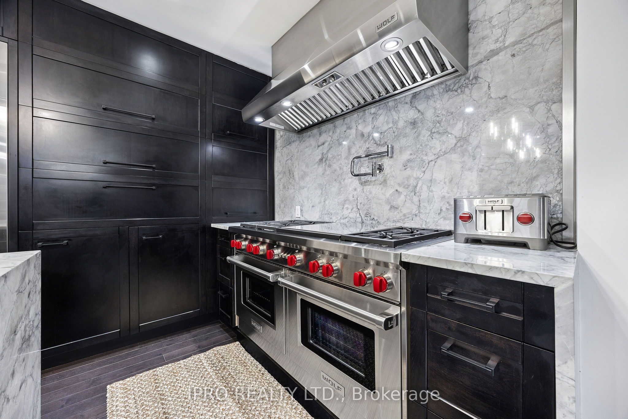 20 Fairview Boulevard Property Photo 13