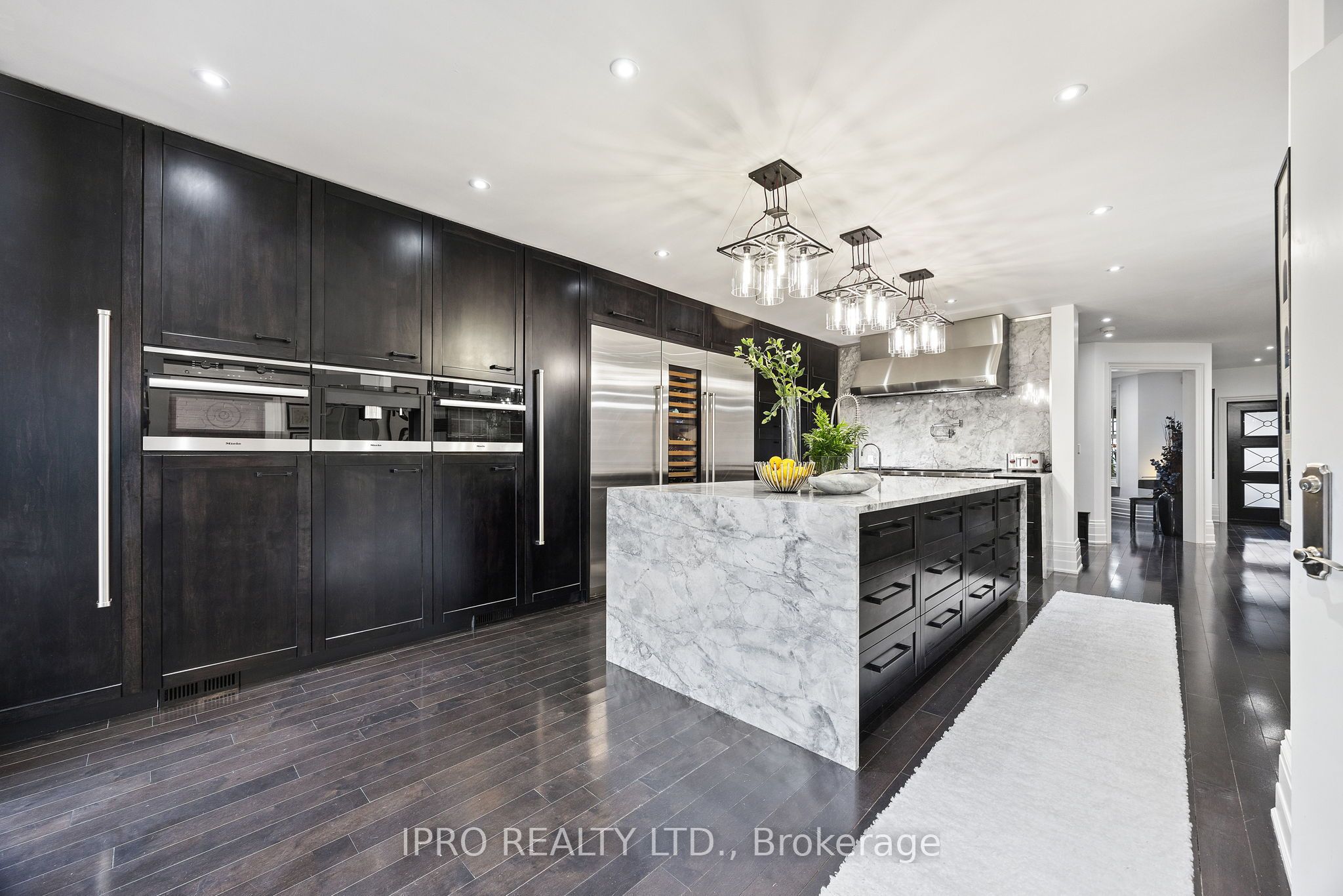 20 Fairview Boulevard Property Photo 18