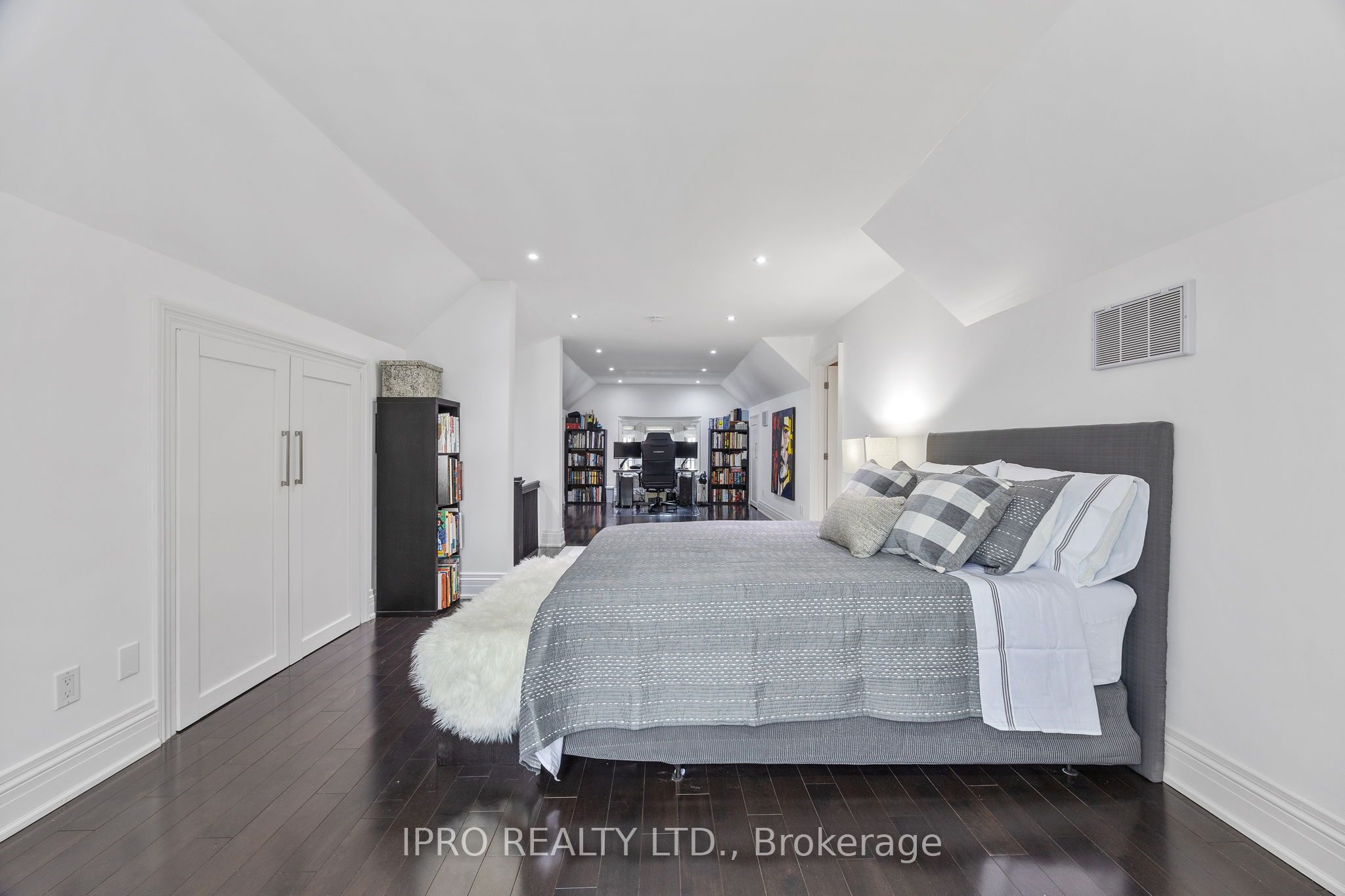 20 Fairview Boulevard Property Photo 37