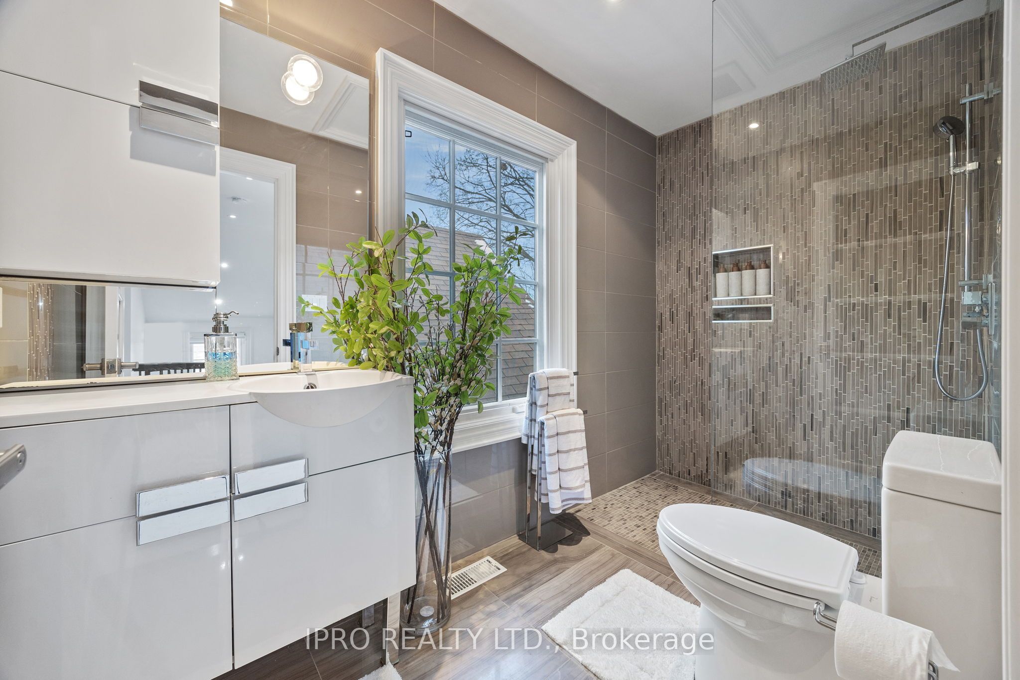 20 Fairview Boulevard Property Photo 40