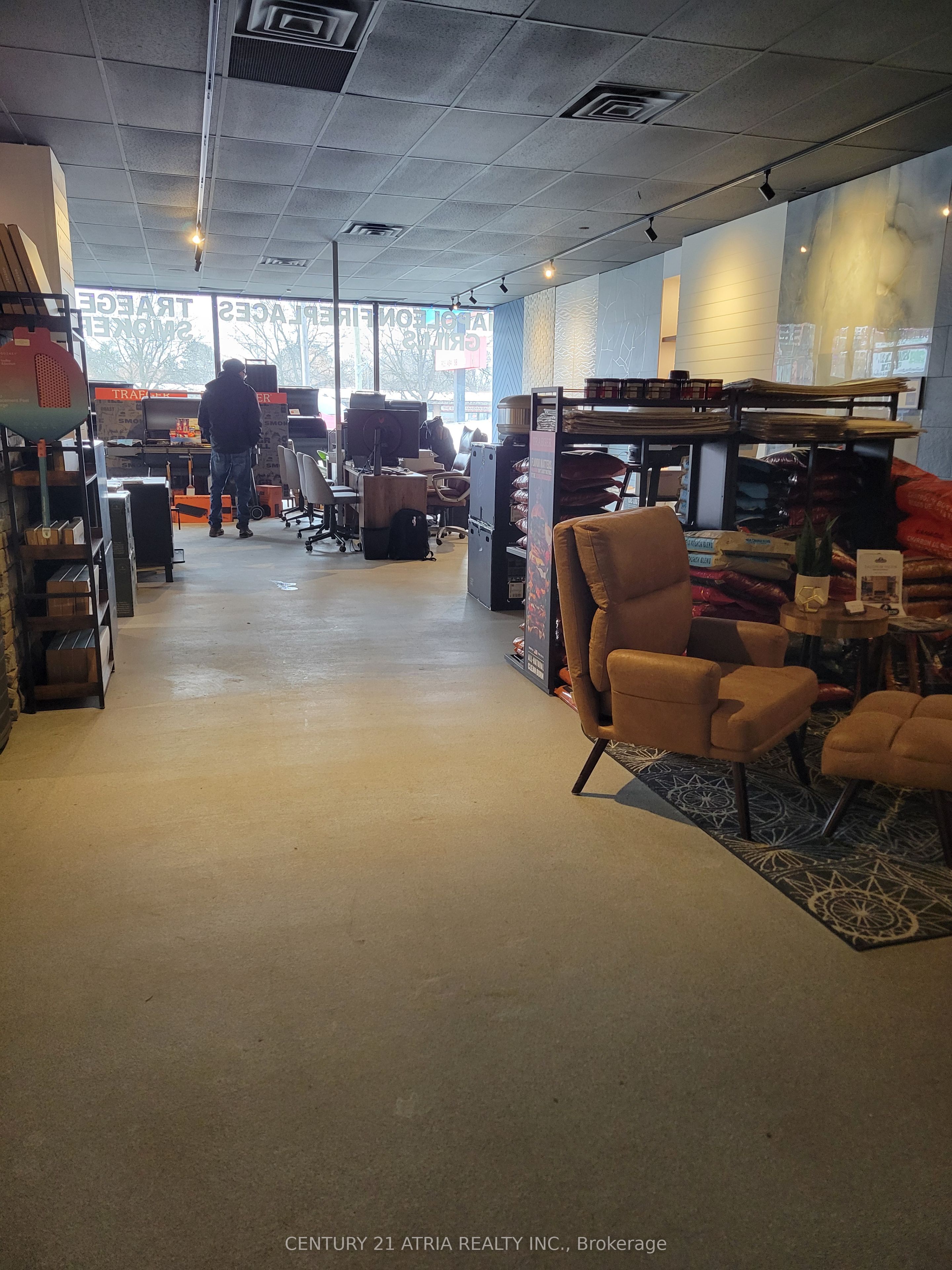 #1 - 1100 Simcoe Street Property Photo 6
