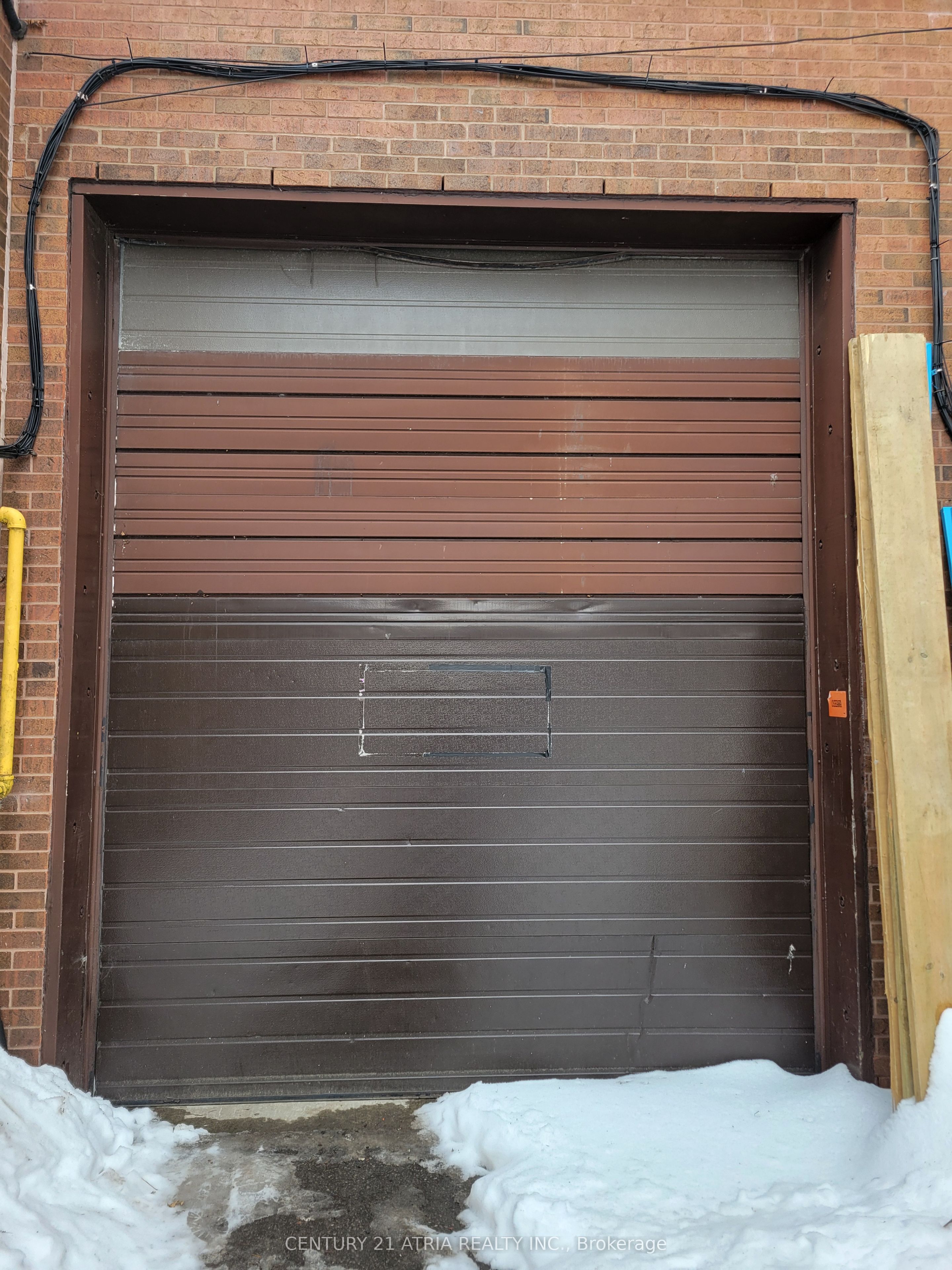 #1 - 1100 Simcoe Street Property Photo 17