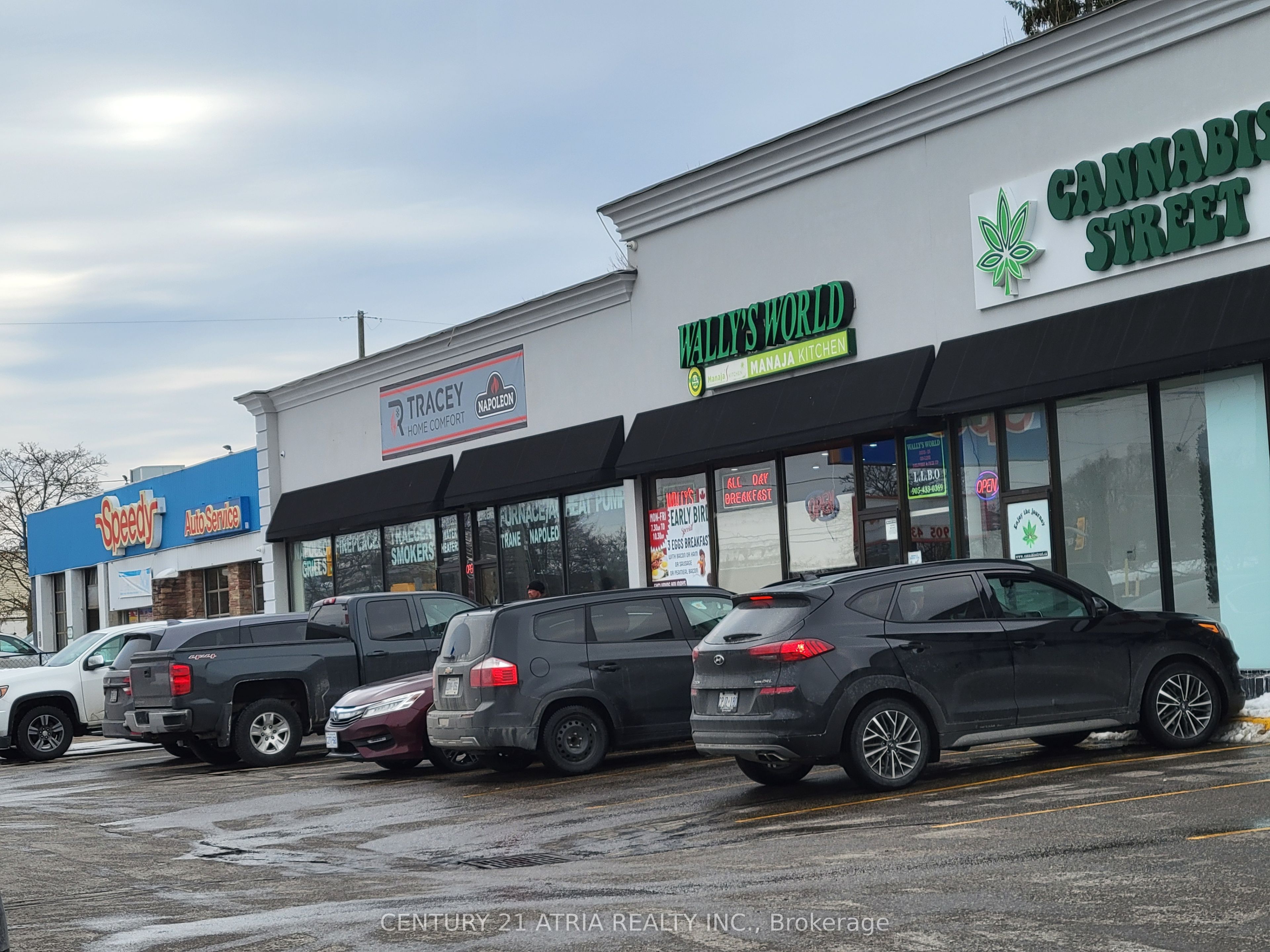 #1-1a - 1100 Simcoe Street Property Photo 3