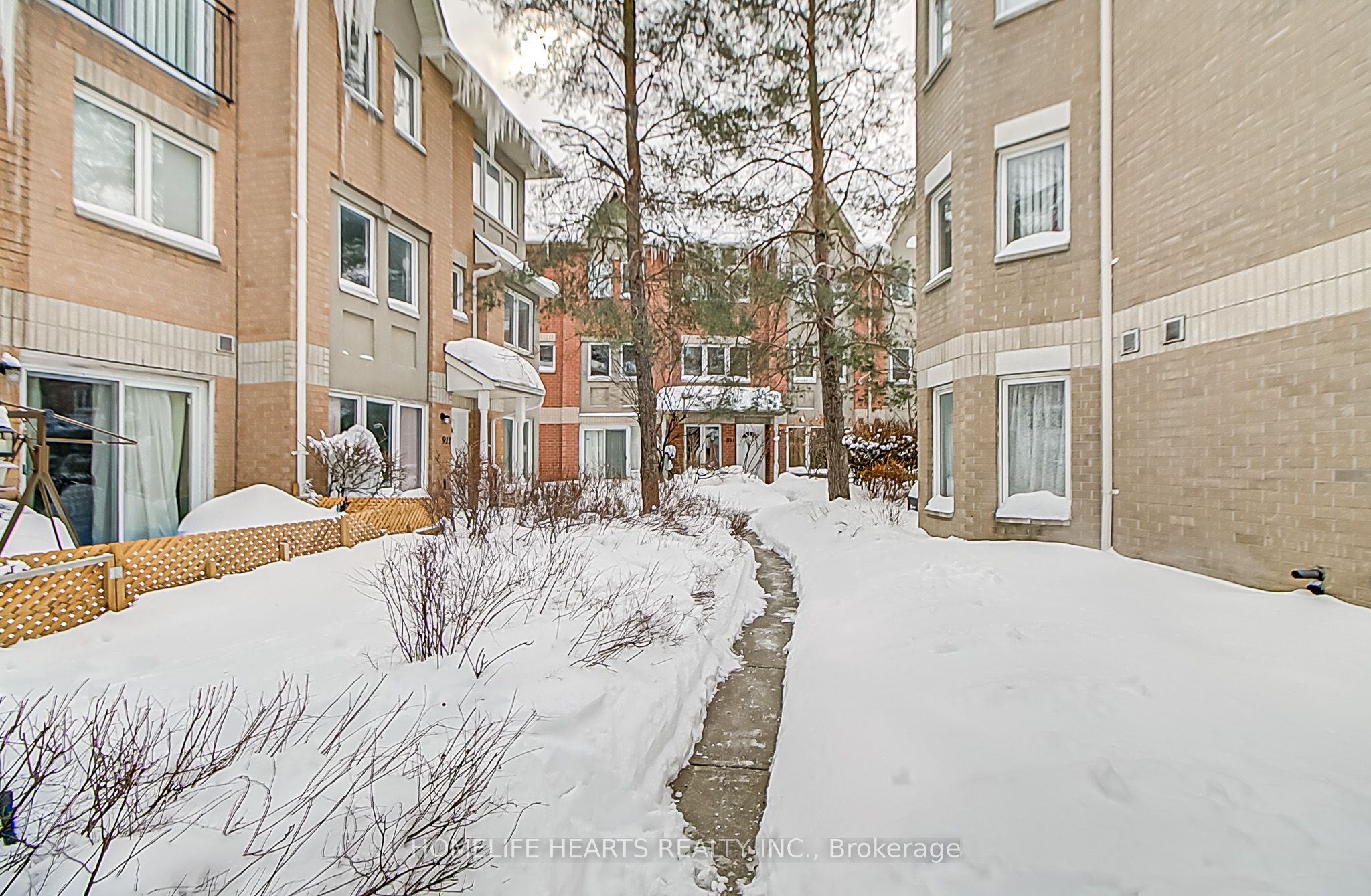 #911 - 29 Rosebank Drive Property Photo 31