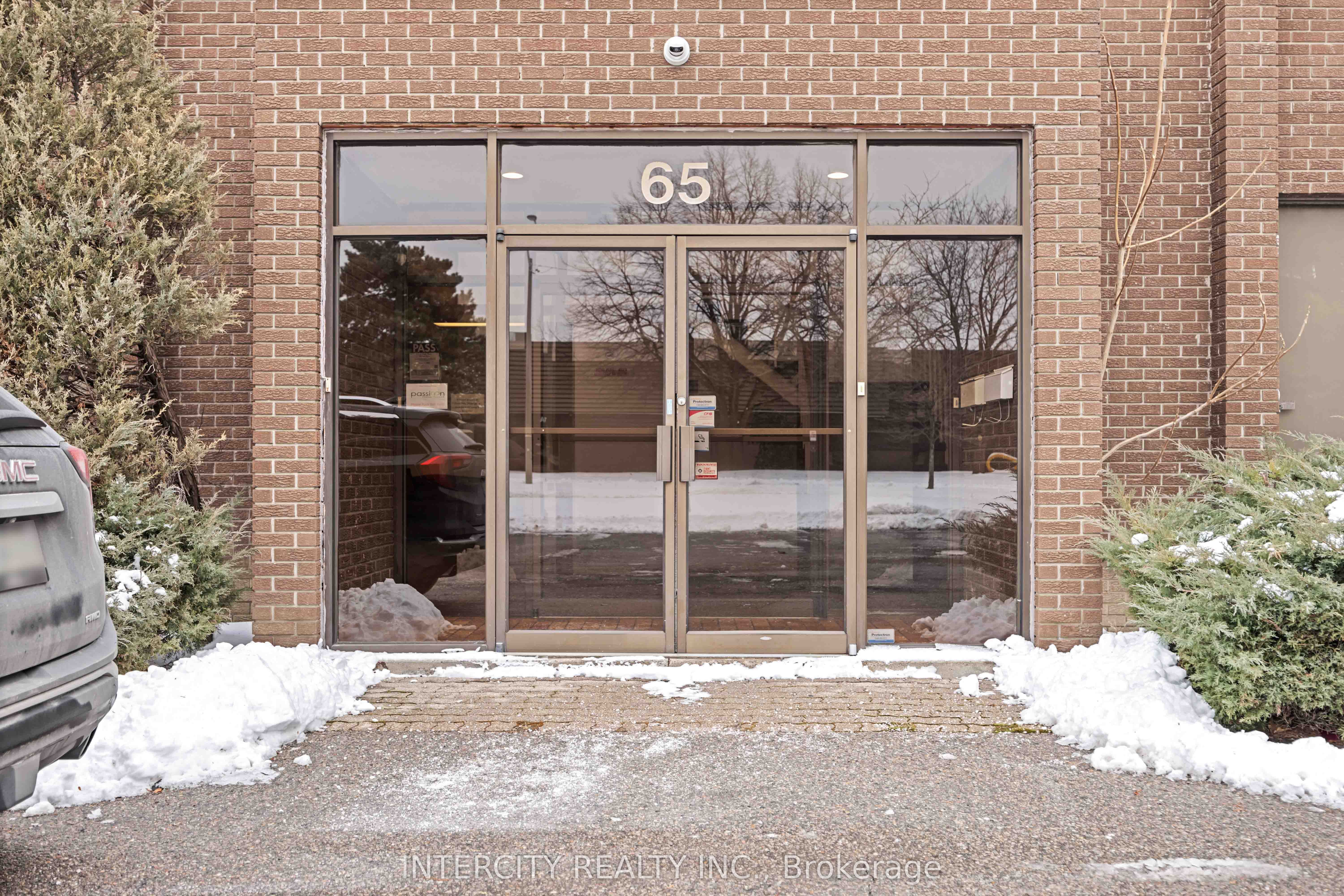 65 Melford Drive Property Photo 3