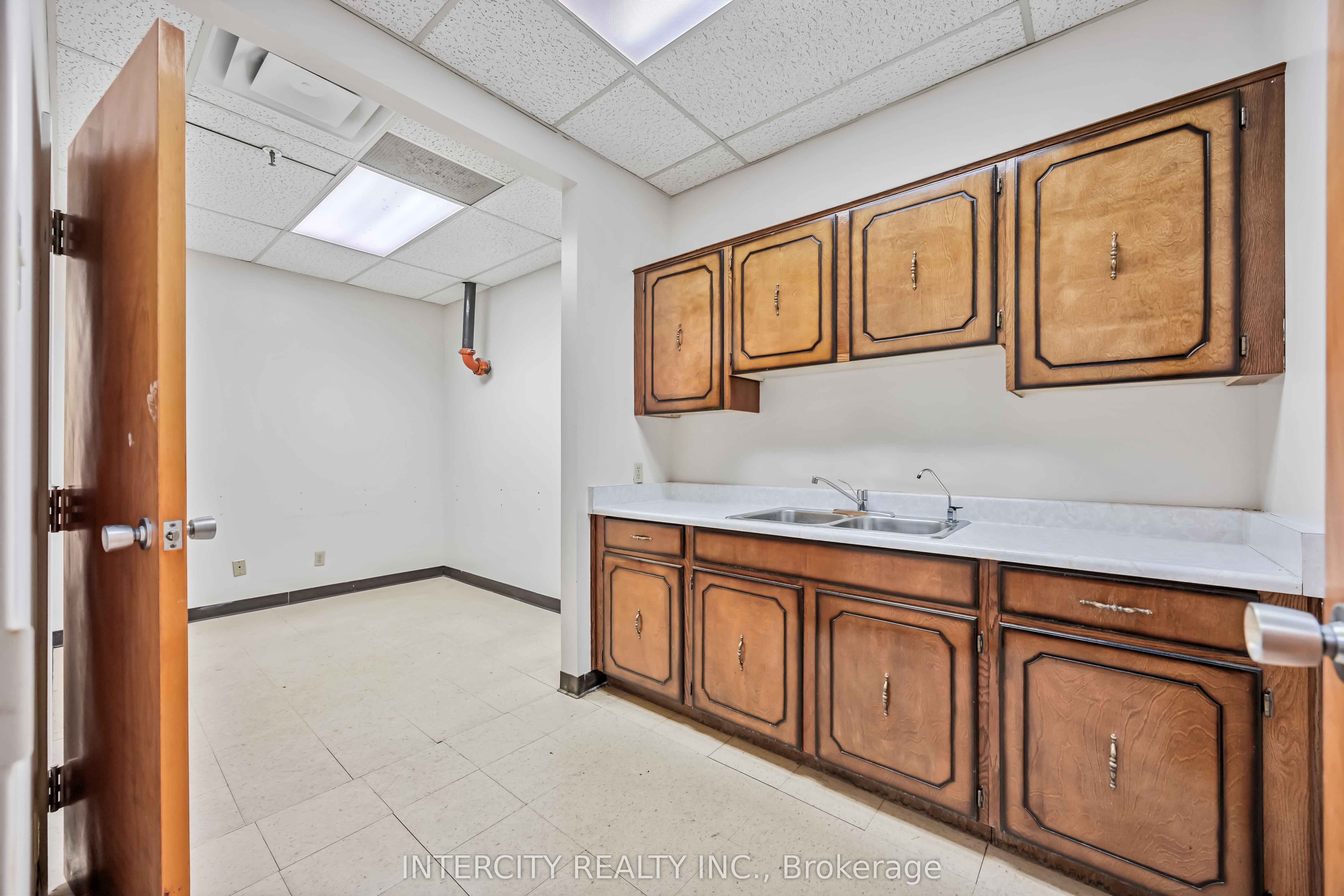 65 Melford Drive Property Photo 18