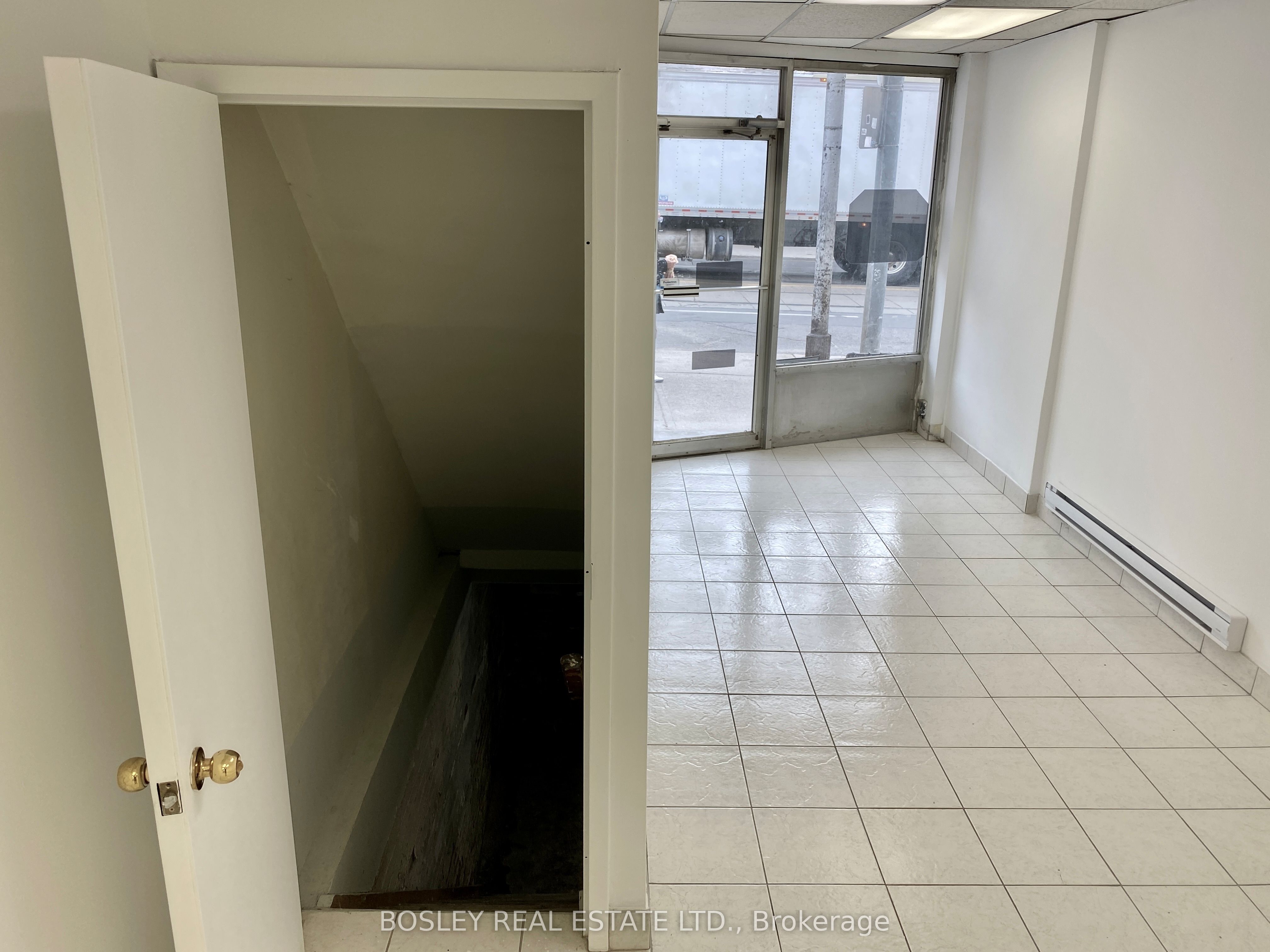 362 Broadview Avenue Property Photo 6