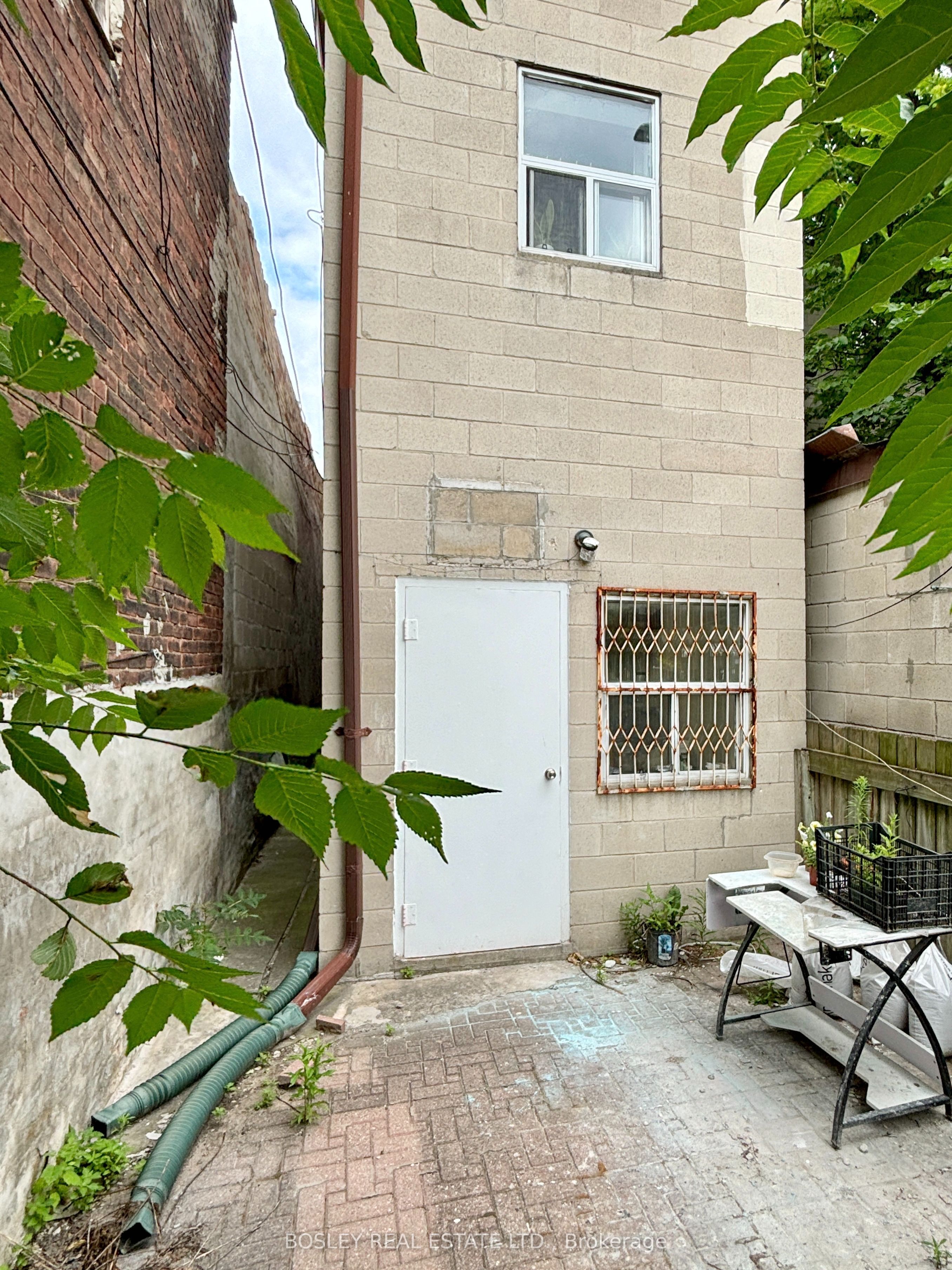 362 Broadview Avenue Property Photo 9