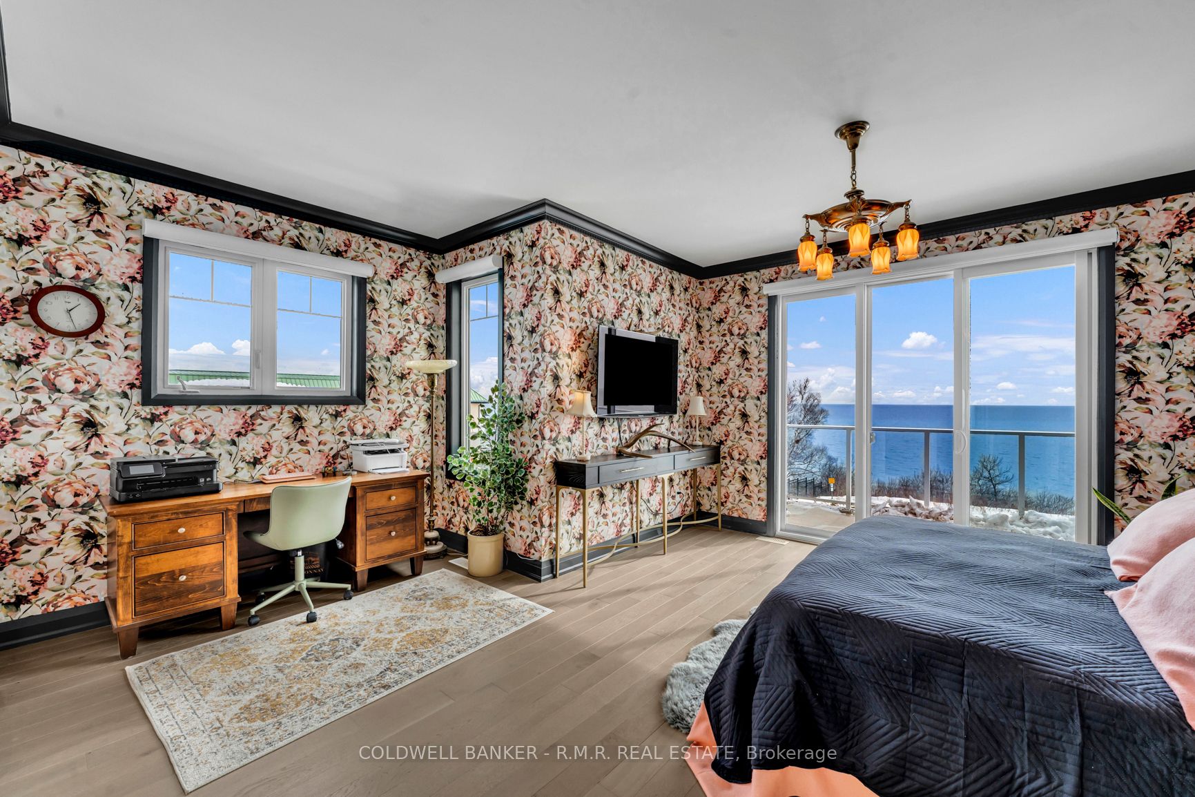 #6g - 305 Lakebreeze Drive Property Photo 27