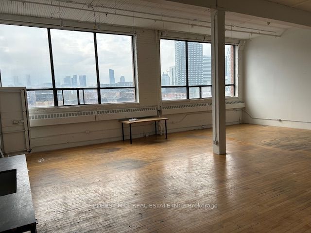 #301 - 9 Davies Avenue Property Photo 2