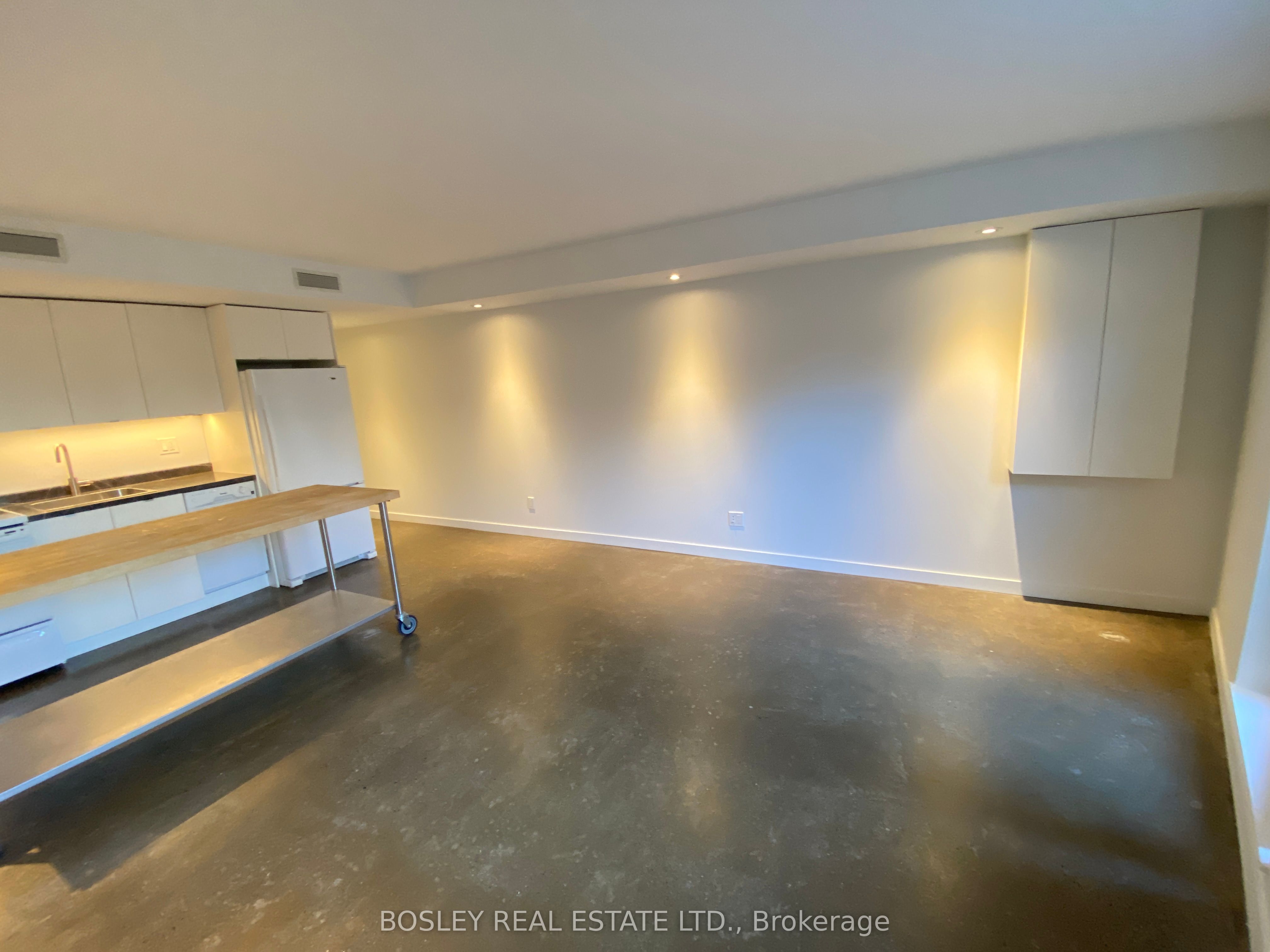 #lower - 63 Dagmar Avenue Property Photo 6