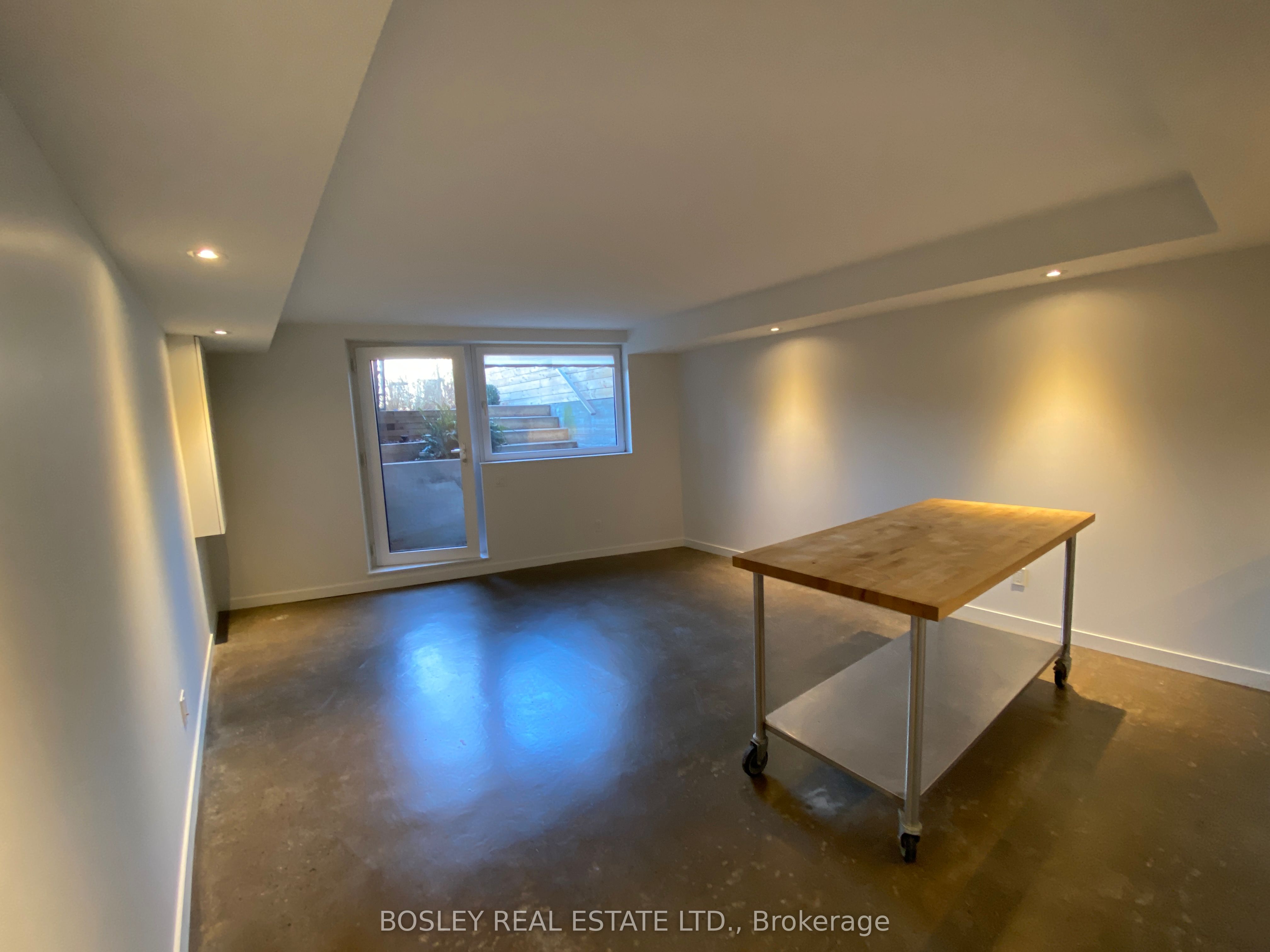#lower - 63 Dagmar Avenue Property Photo 7