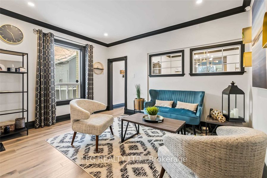 89 Bond Street Property Photo 3