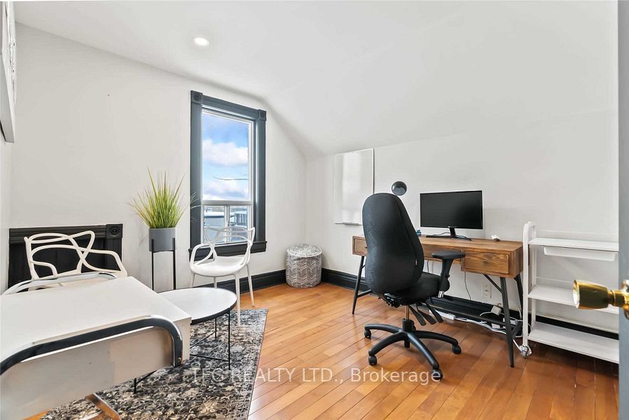 89 Bond Street Property Photo 7