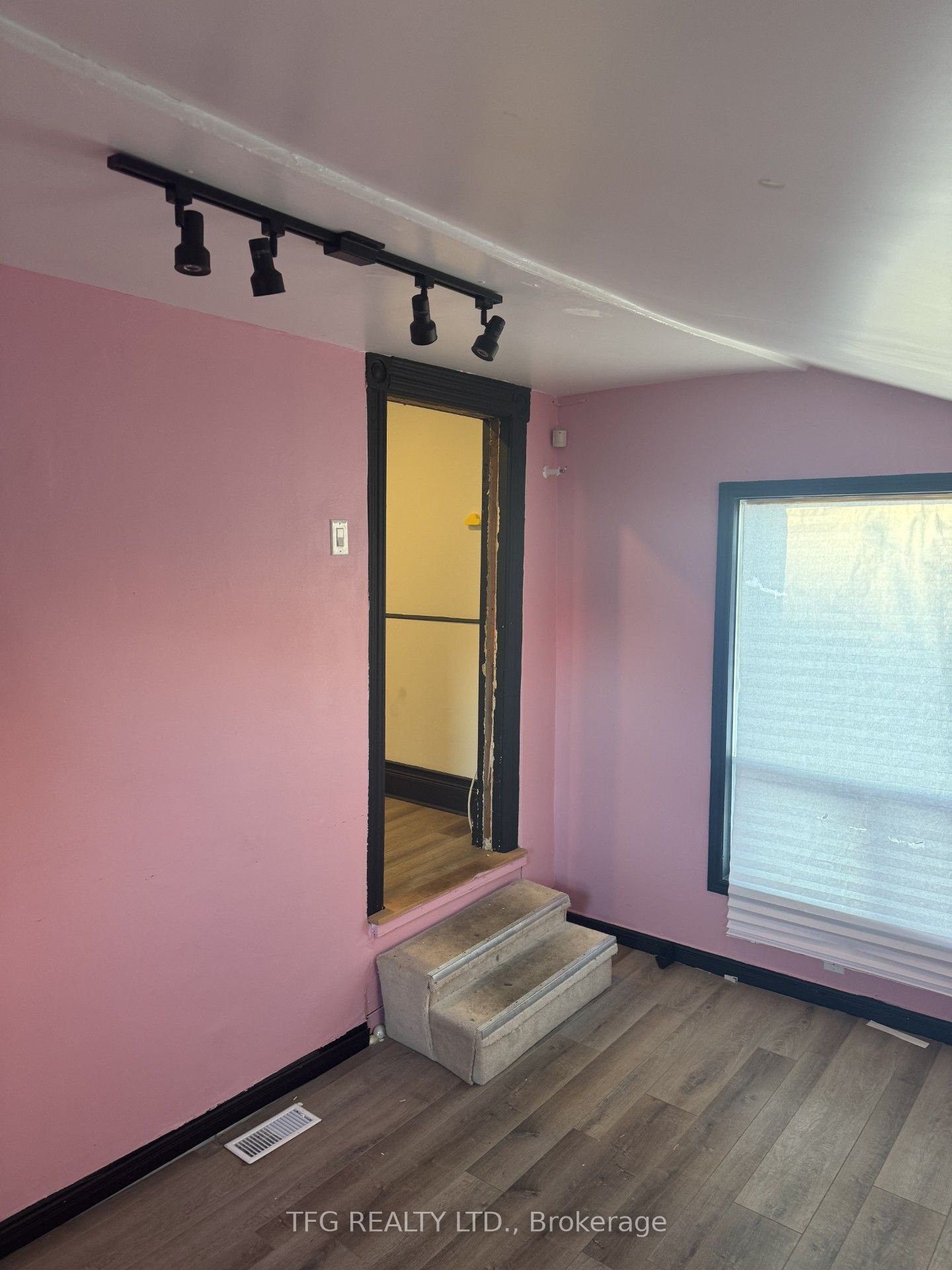 89 Bond Street Property Photo 17