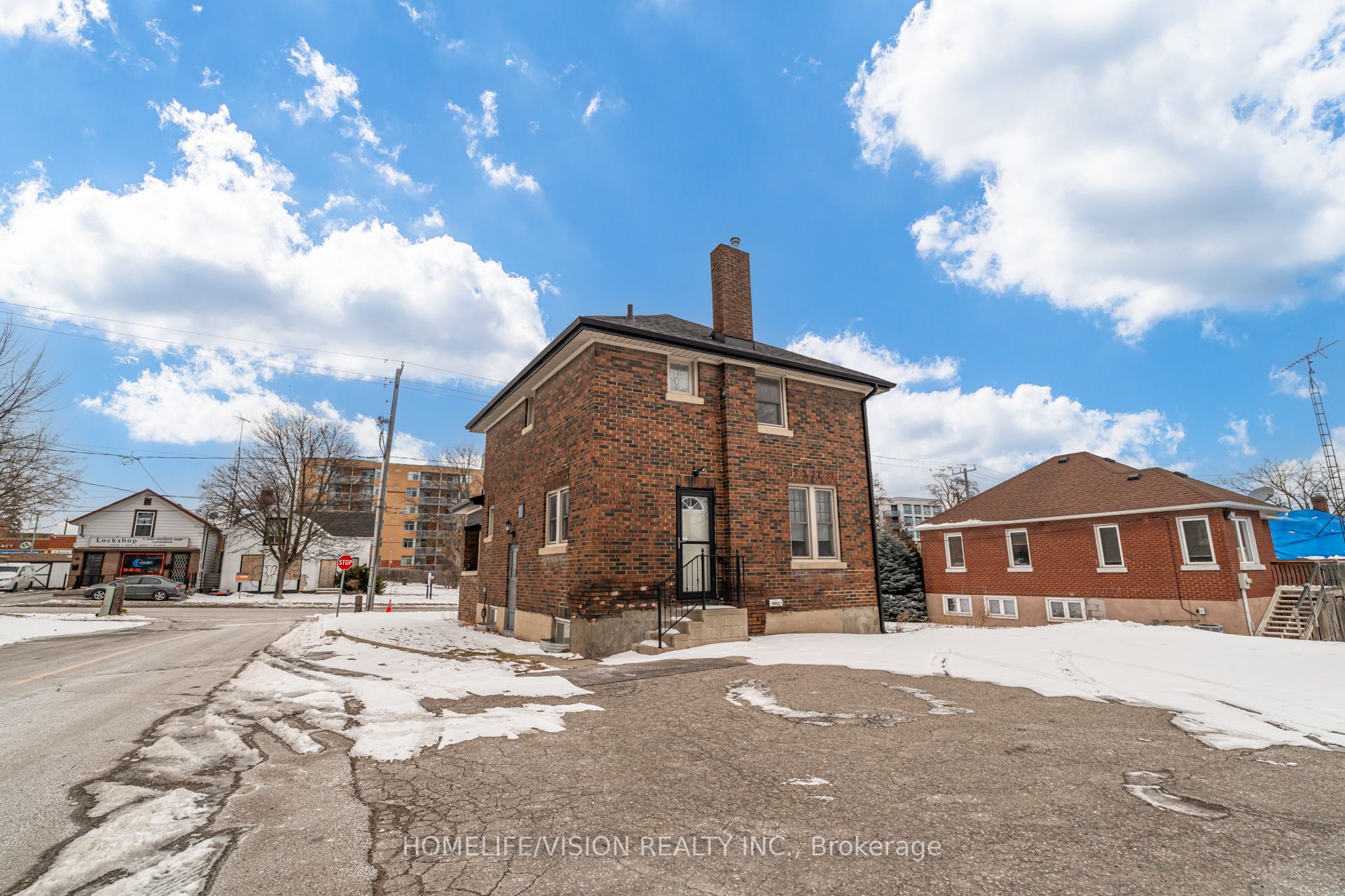 123 Mary Street Property Photo 38
