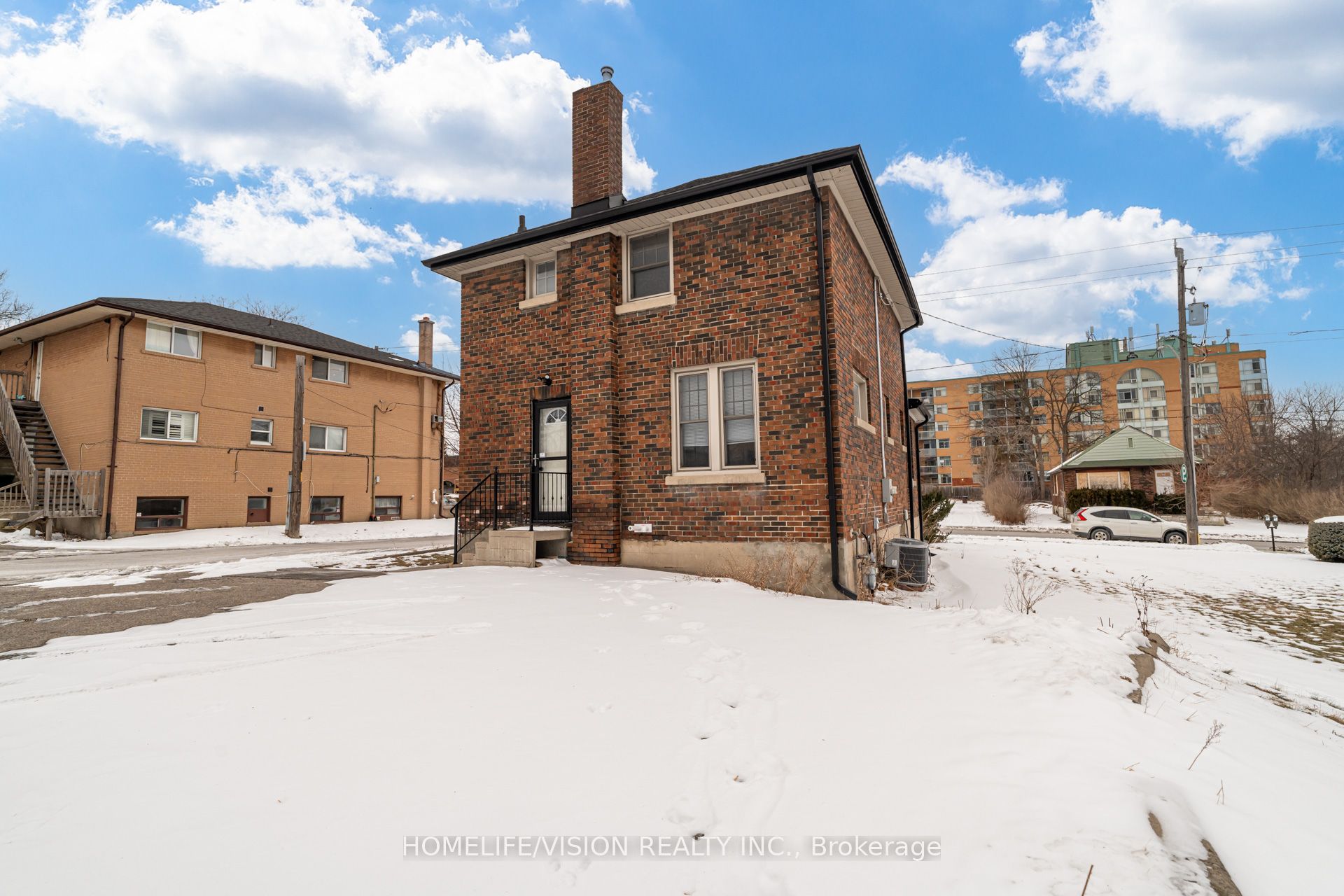 123 Mary Street Property Photo 39