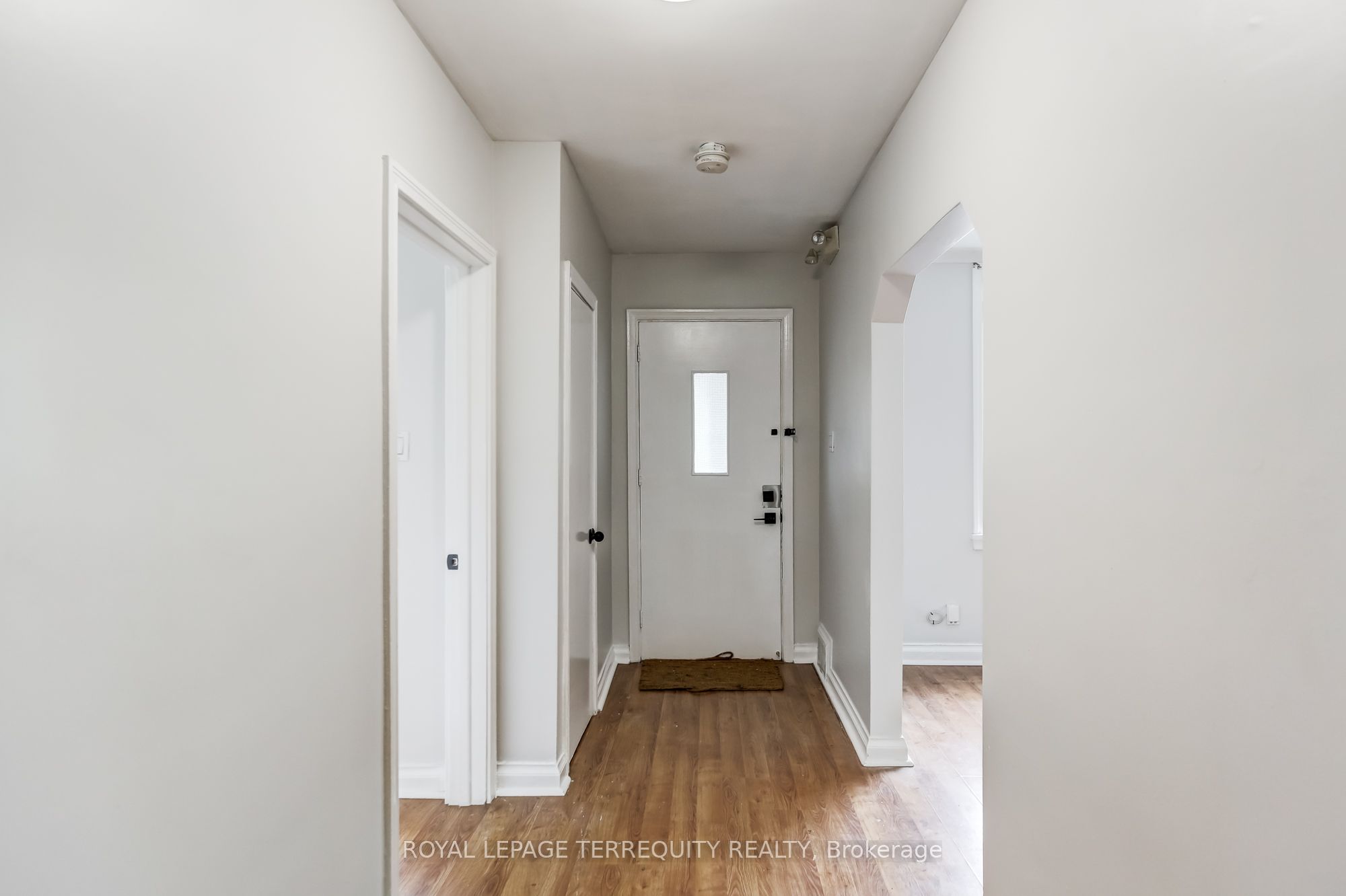 2563 Kingston Road Property Photo 3