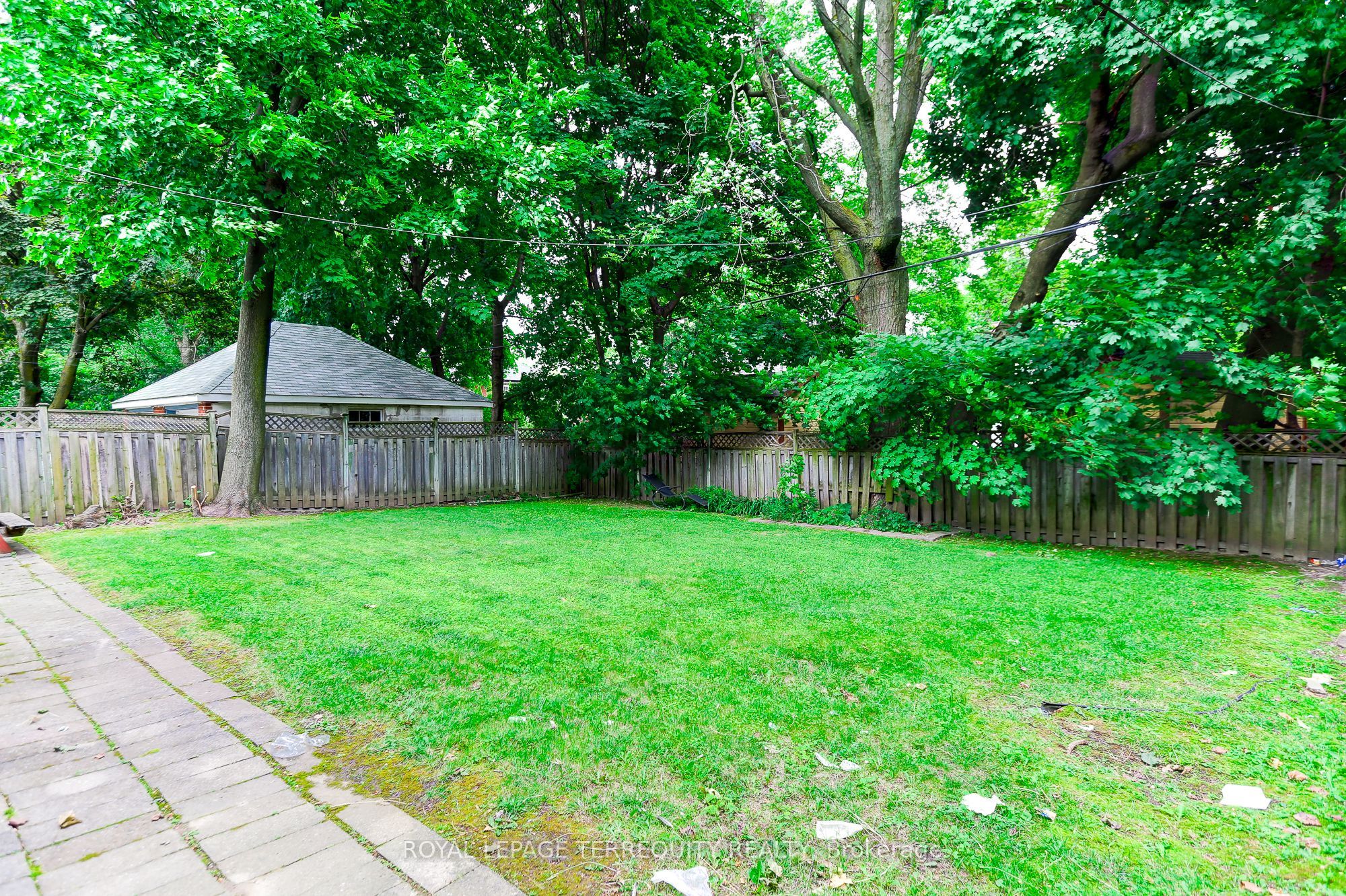 2563 Kingston Road Property Photo 18