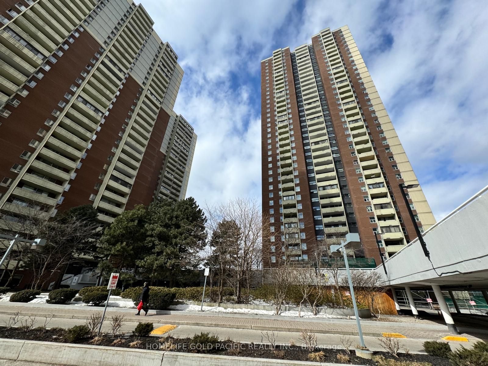 #1214 - 1 Massey Square Property Photo 1