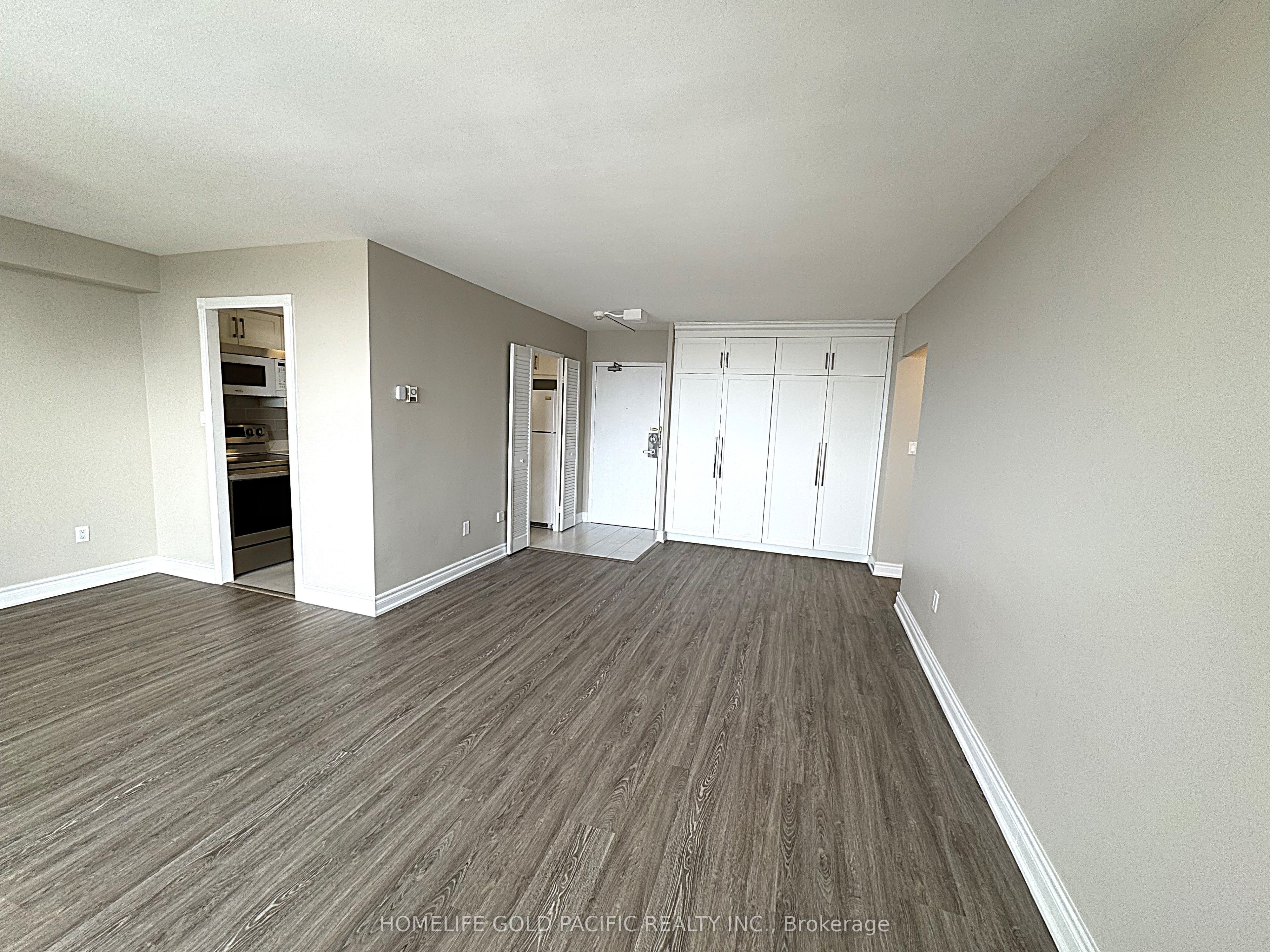 1 Massey Square 1214 Property Photo 5