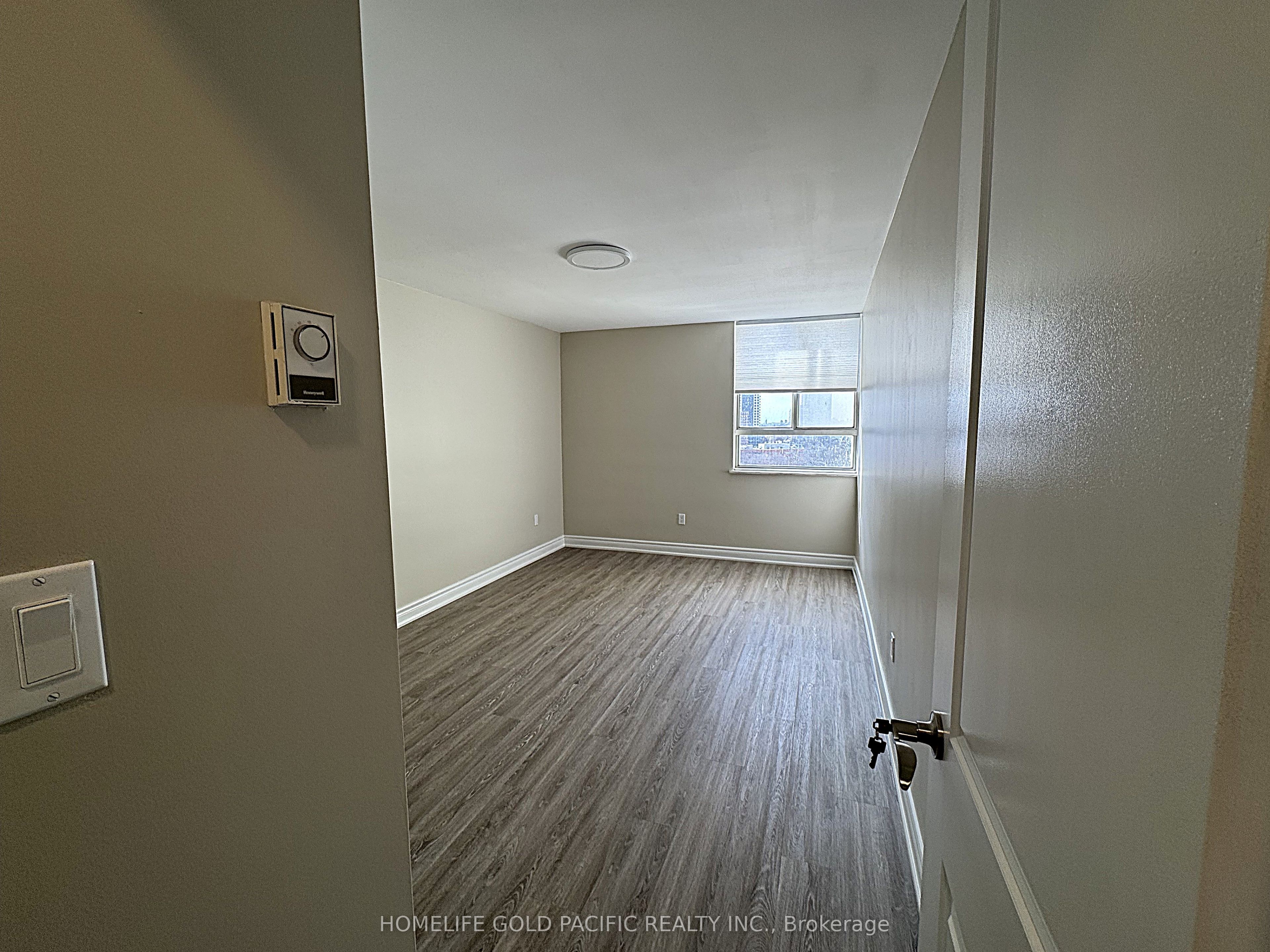 1 Massey Square 1214 Property Photo 9