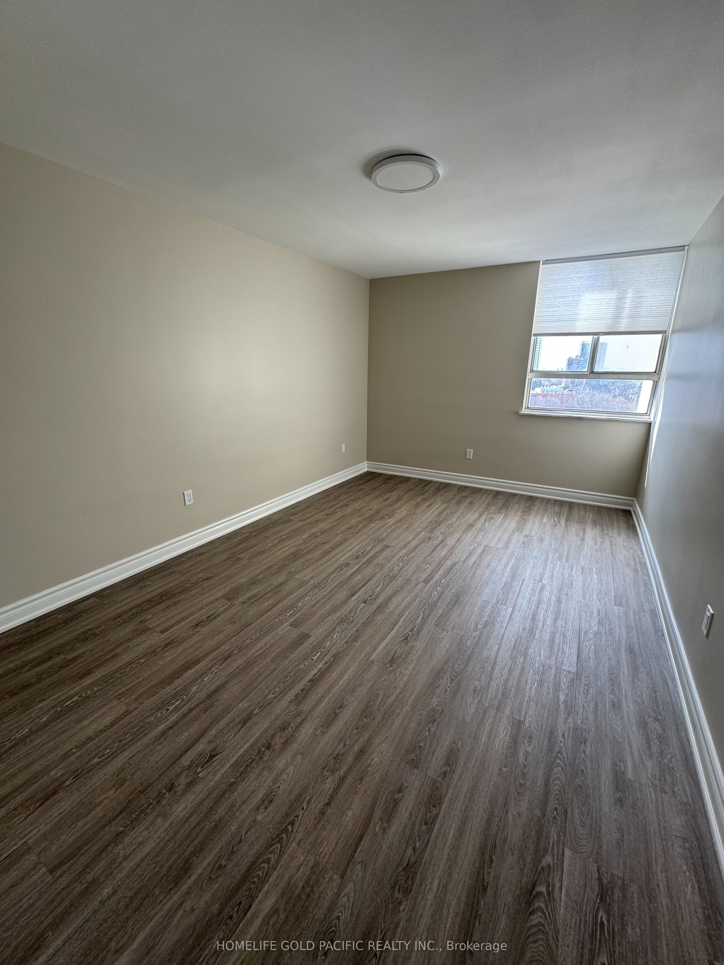 1 Massey Square 1214 Property Photo 11