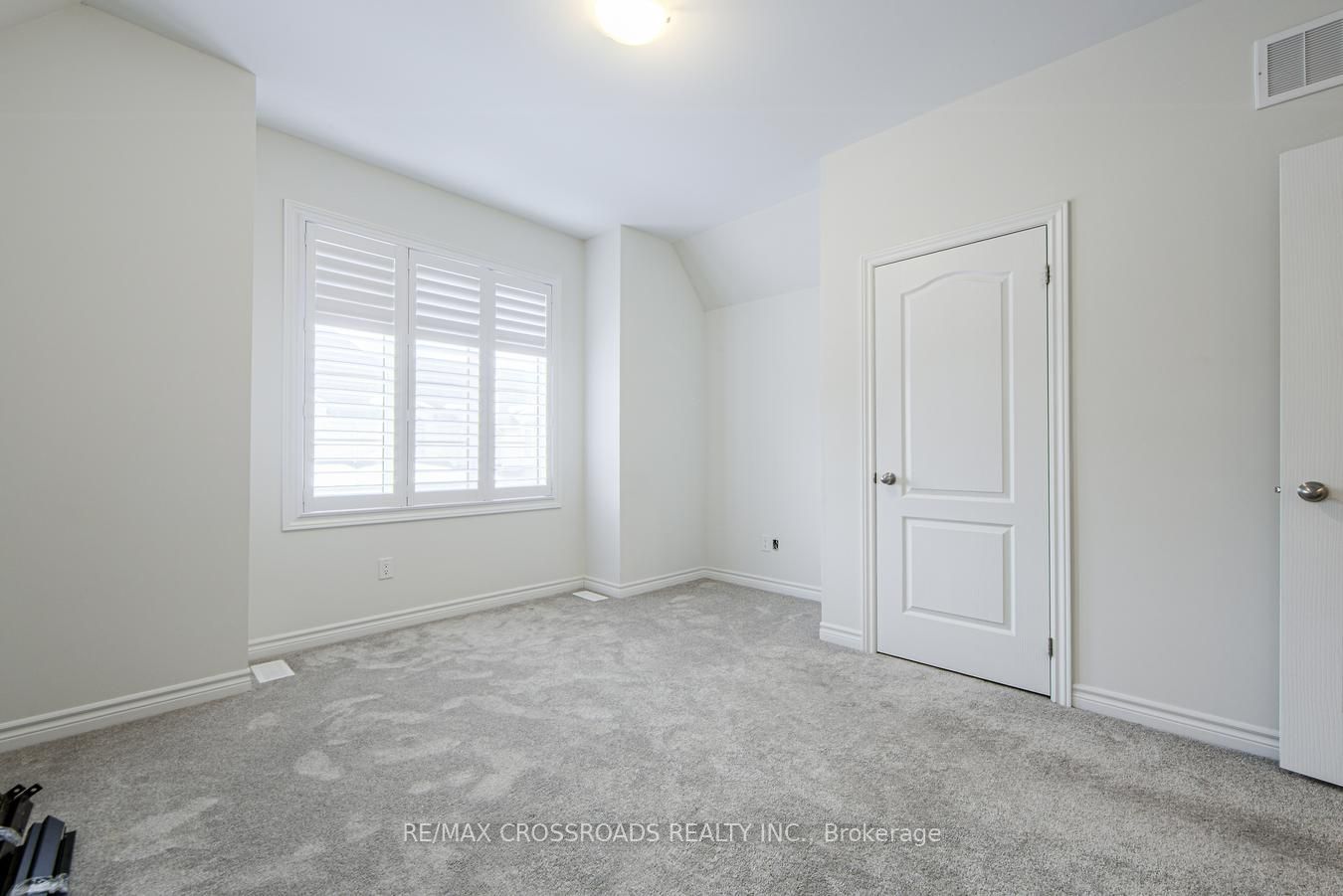 2 Hough Lane Property Photo 32