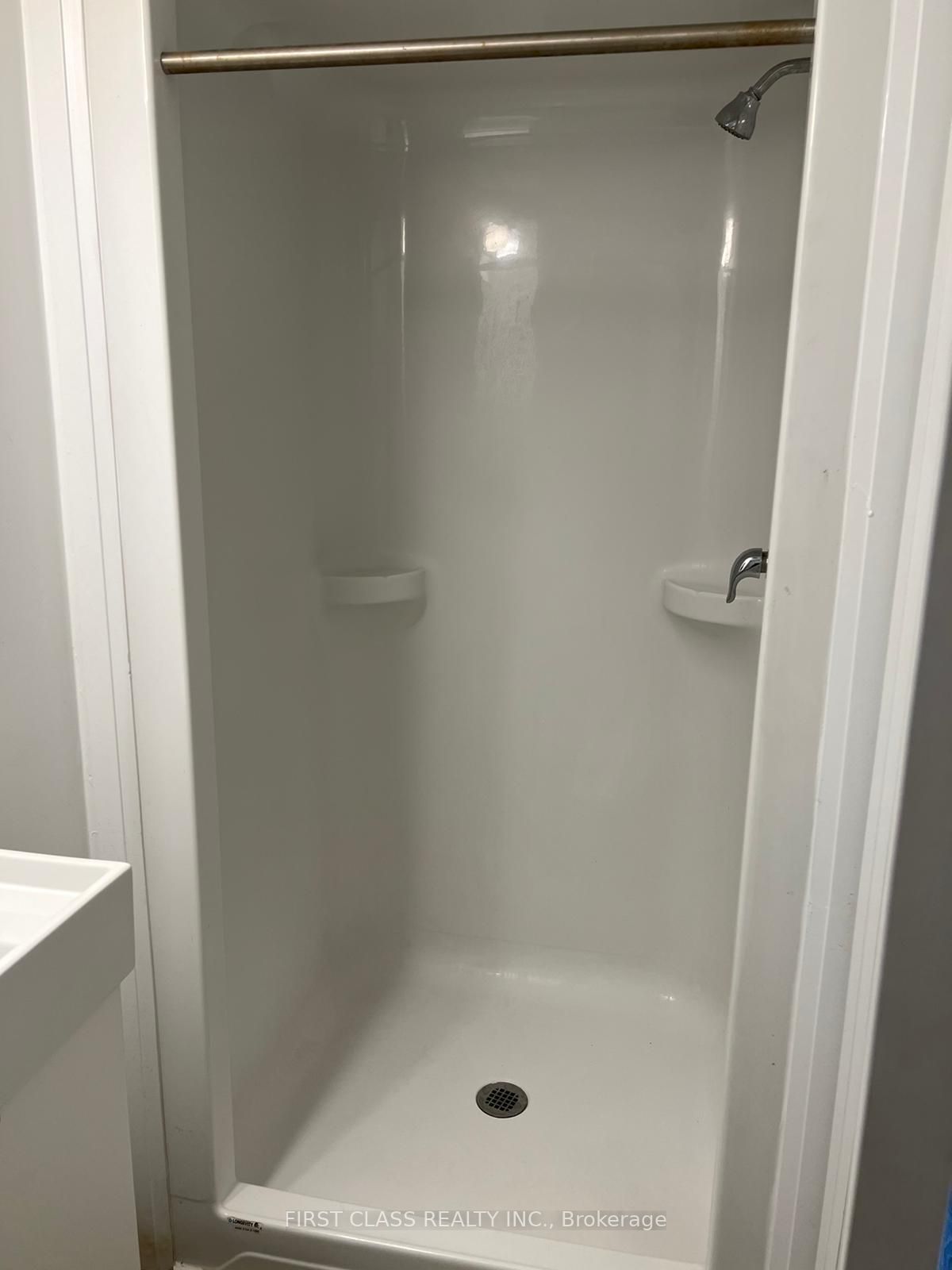 #602 - 1900 Simcoe Street Property Photo 8