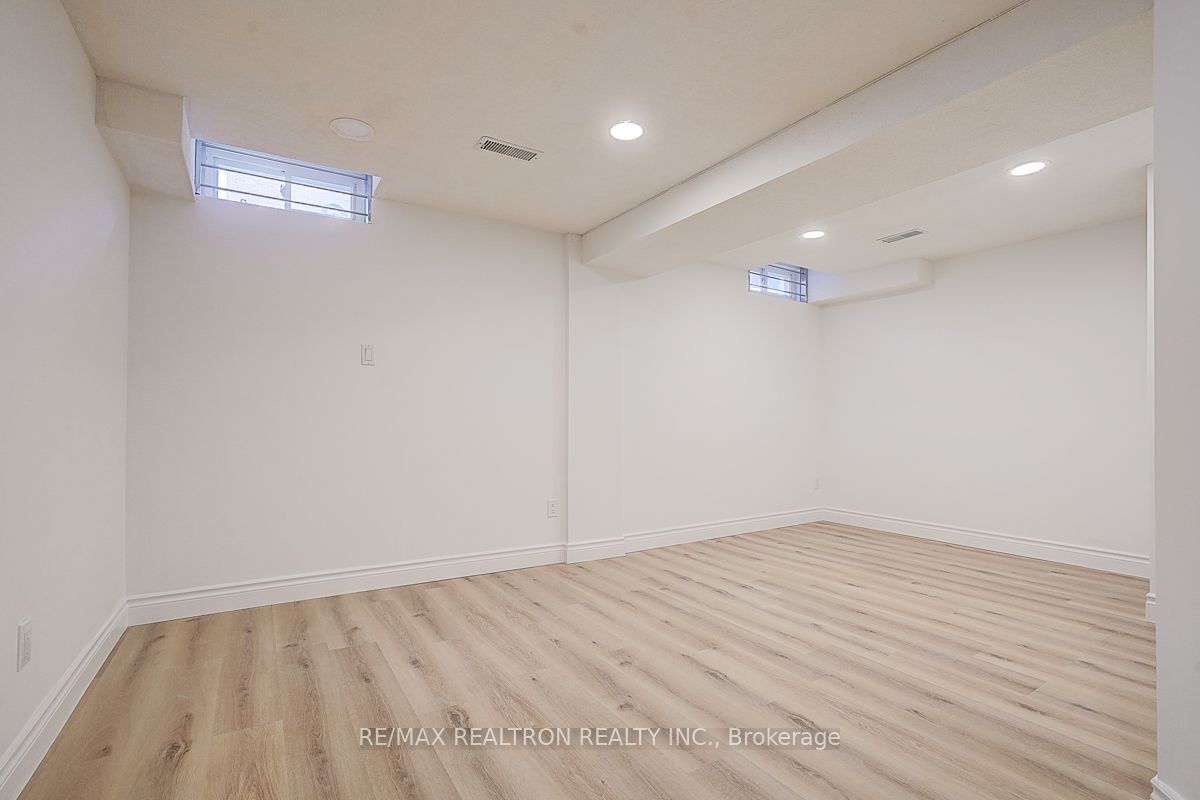 67 West Burton Court Property Photo 26