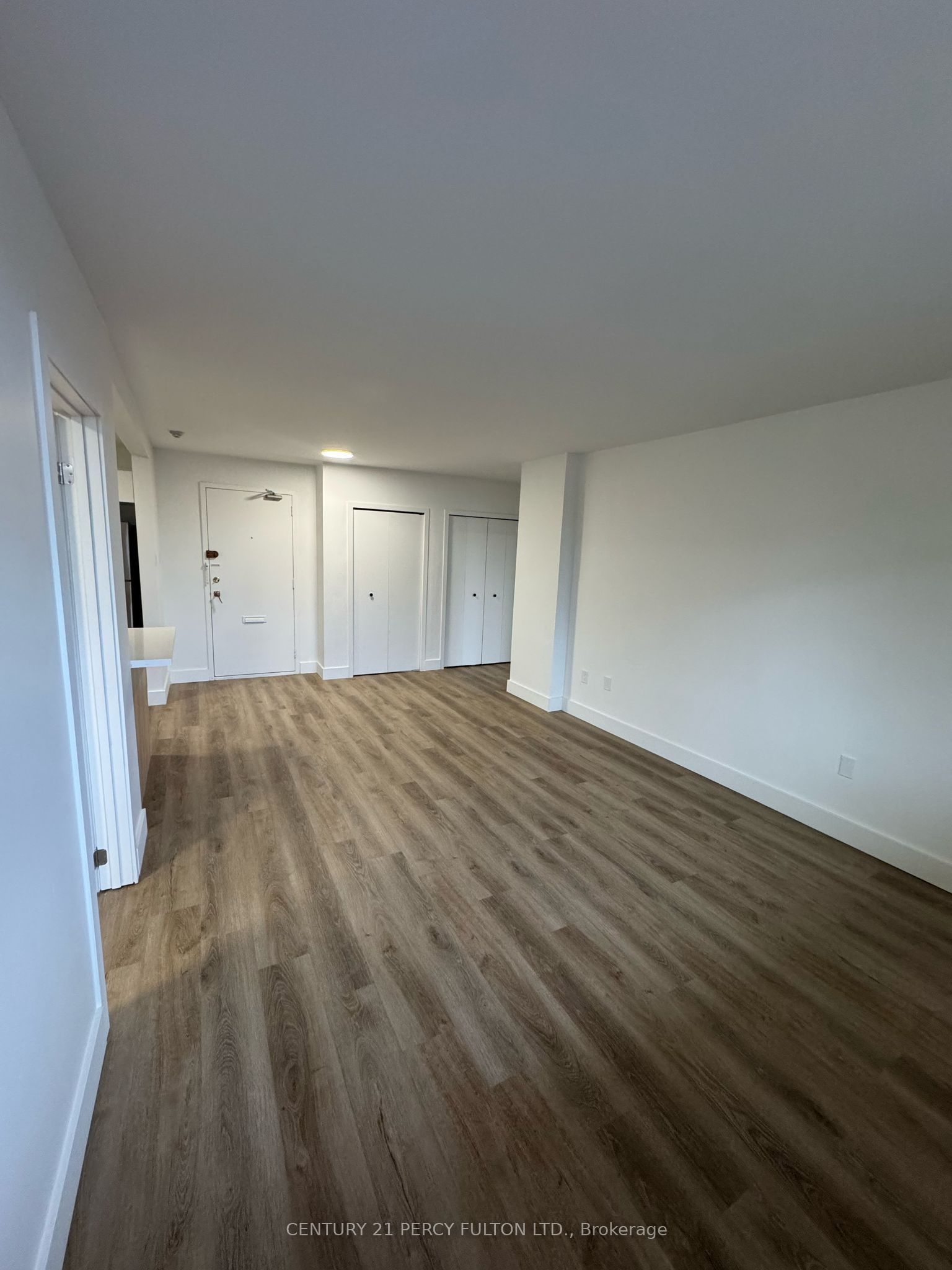 #409 - 2 Park Vista Drive Property Photo 5