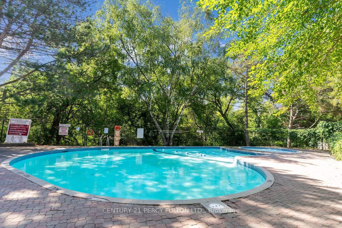 #409 - 2 Park Vista Drive Property Photo 11