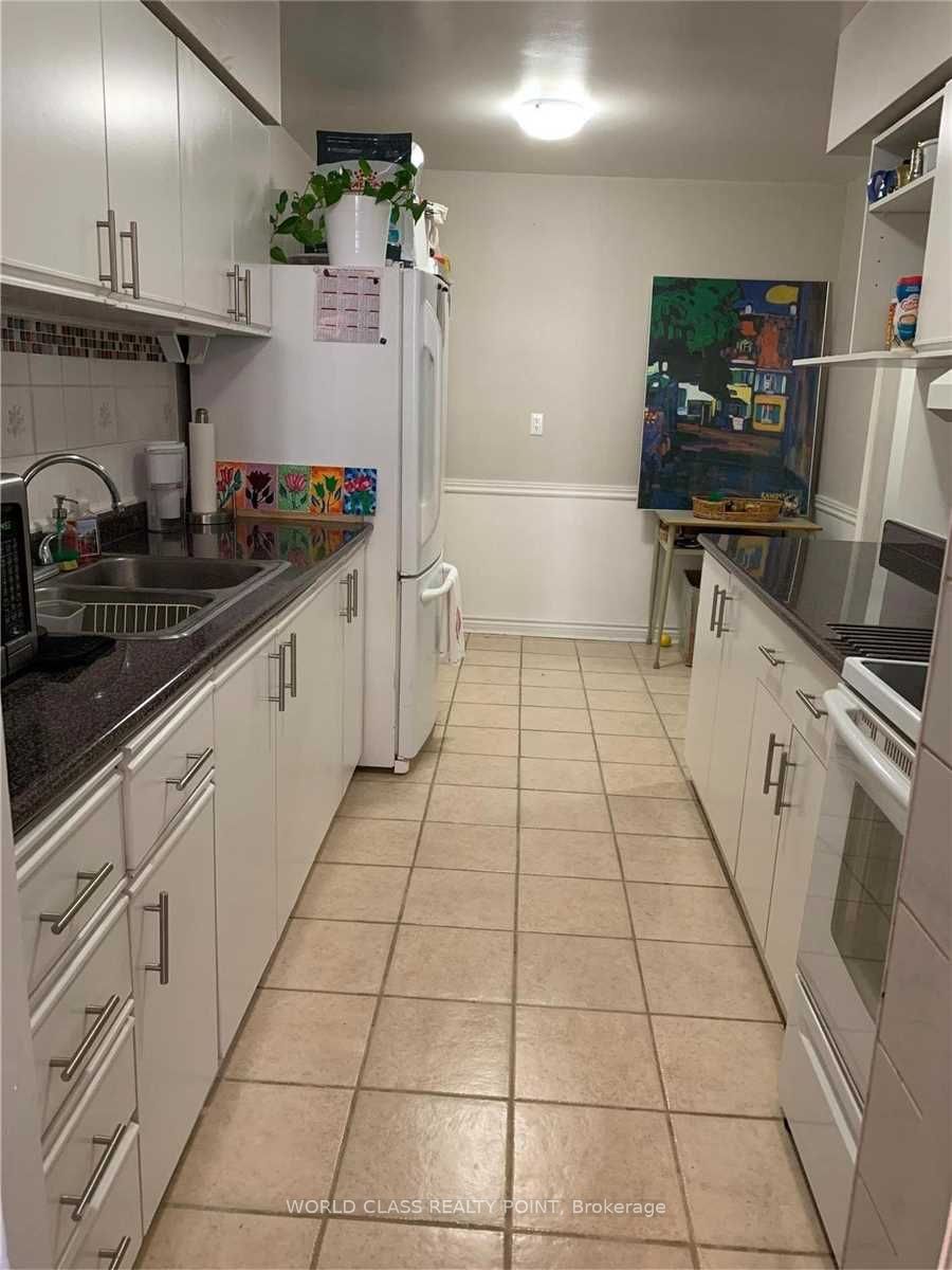 3420 Eglinton Avenue E 807 Property Photo 6