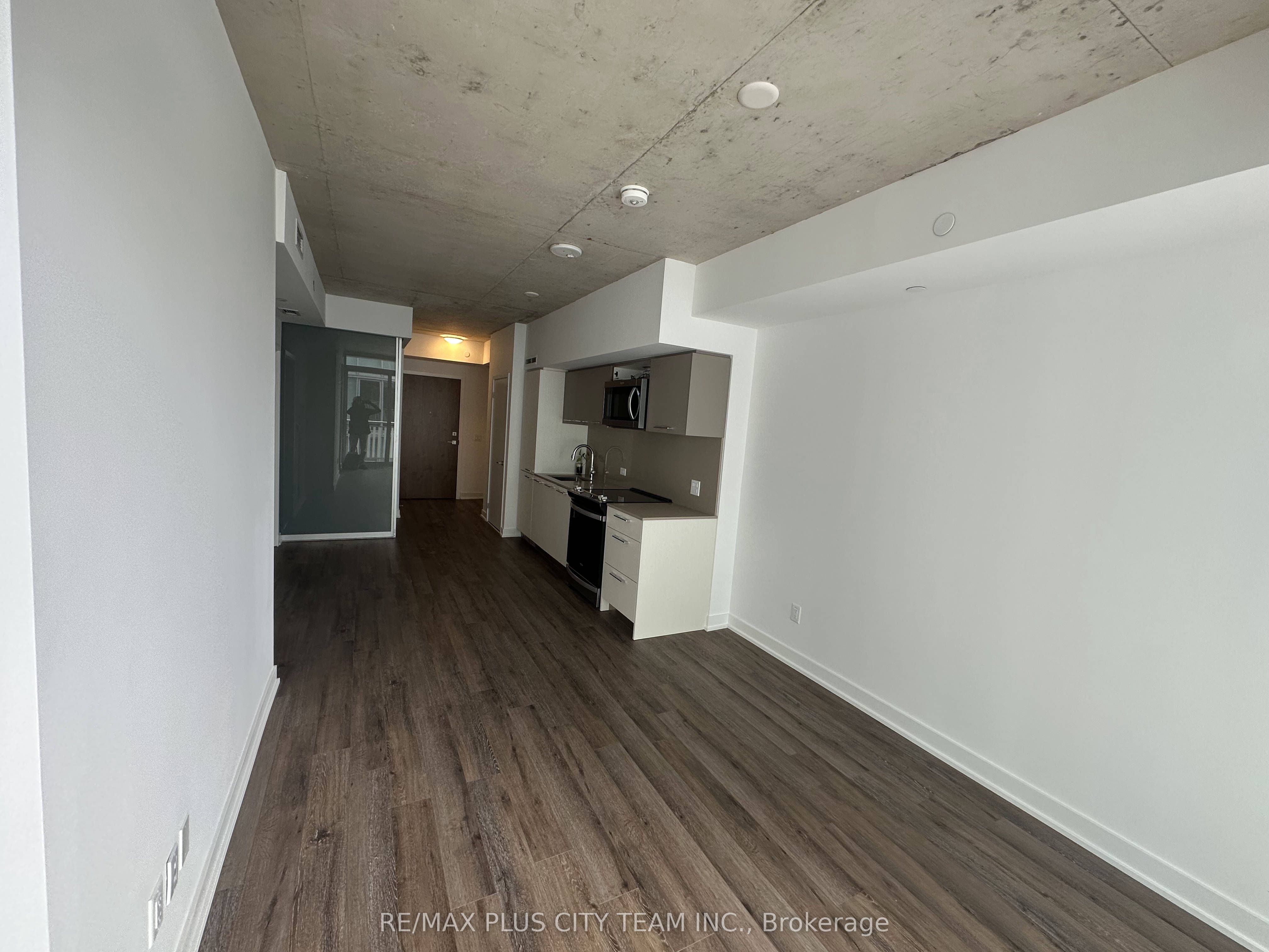 #811 - 45 Baseball Place Property Photo 5