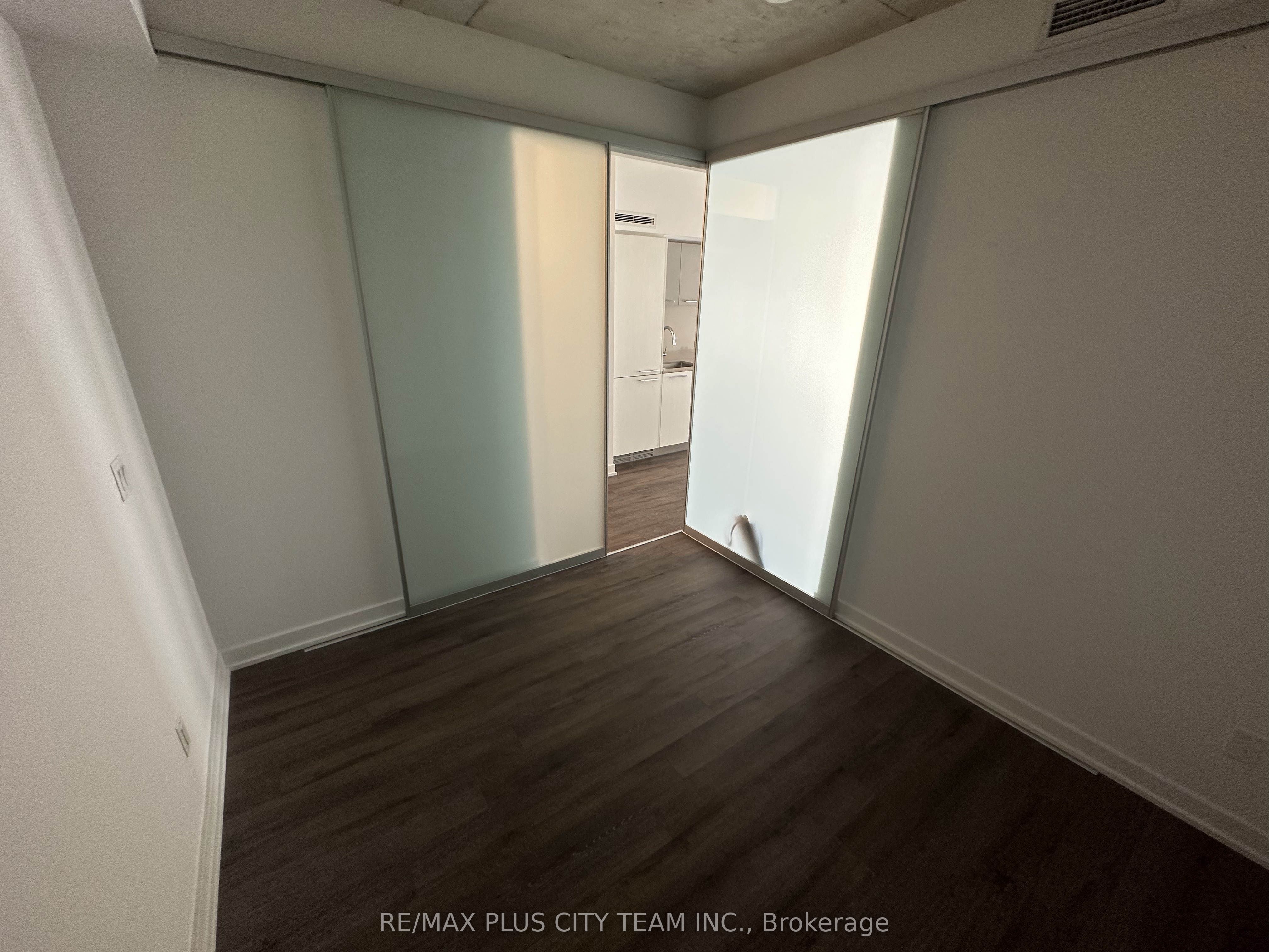 #811 - 45 Baseball Place Property Photo 9