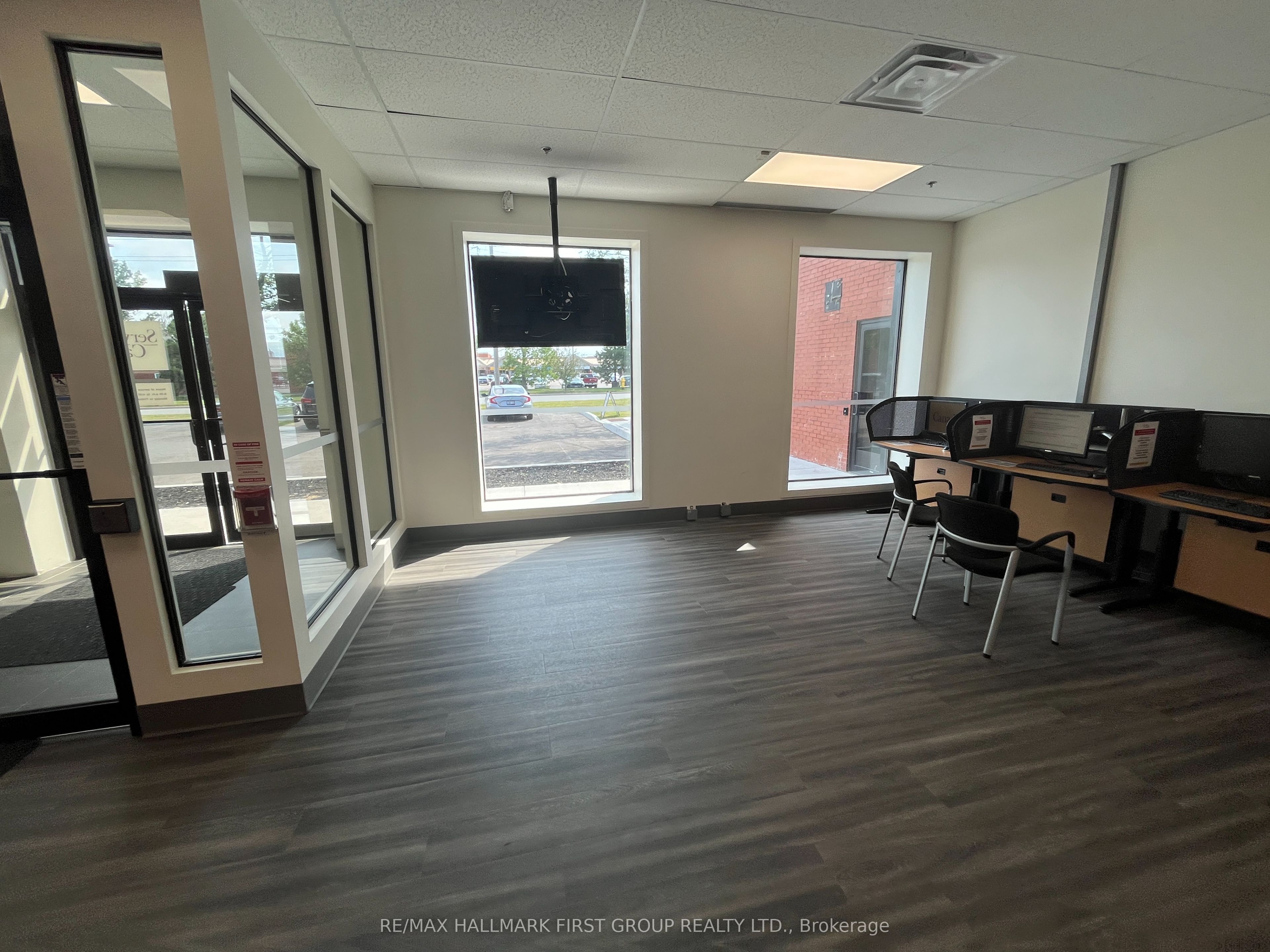 274 Mackenzie Ave Property Photo 2