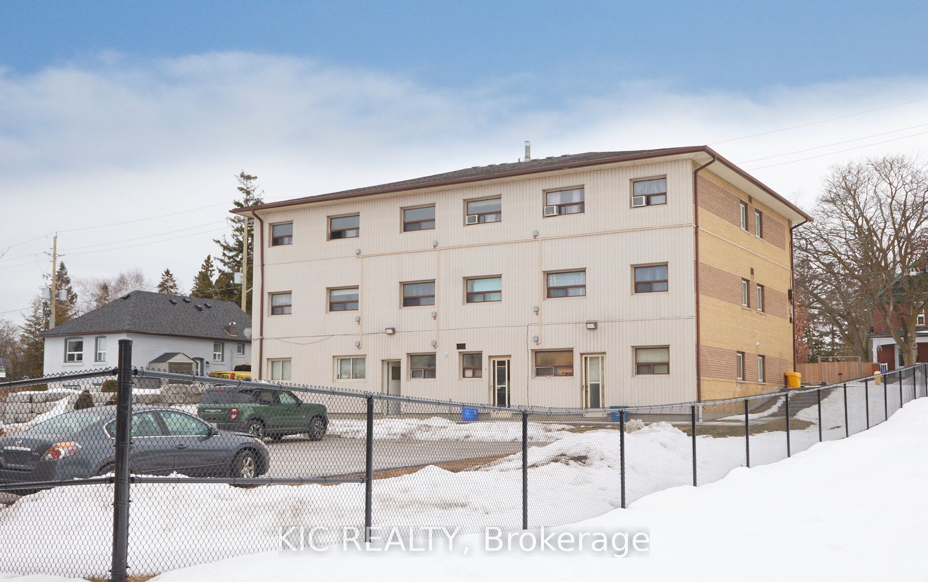 1613 Dufferin Street Property Photo 7