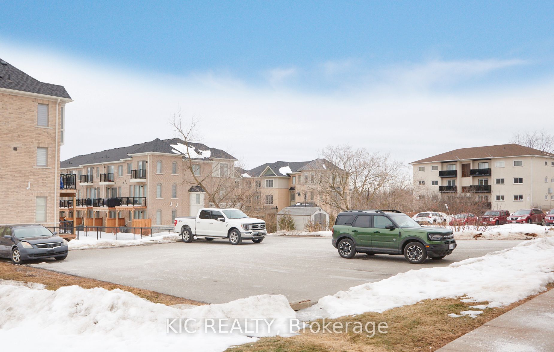 1613 Dufferin Street Property Photo 8