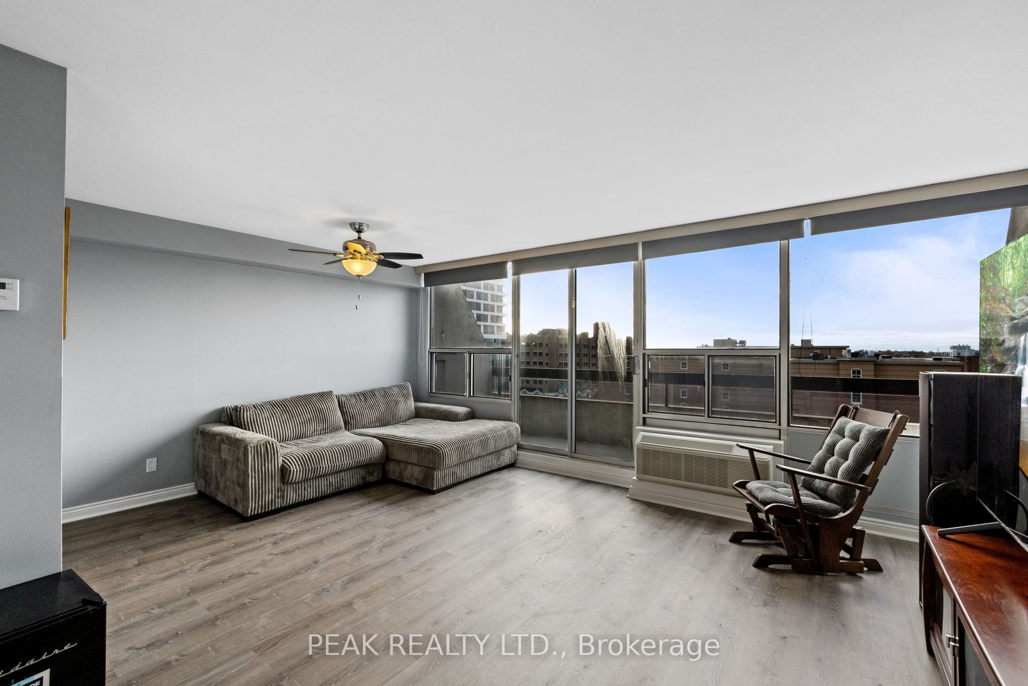 #629 - 50 Richmond Street Property Photo 4
