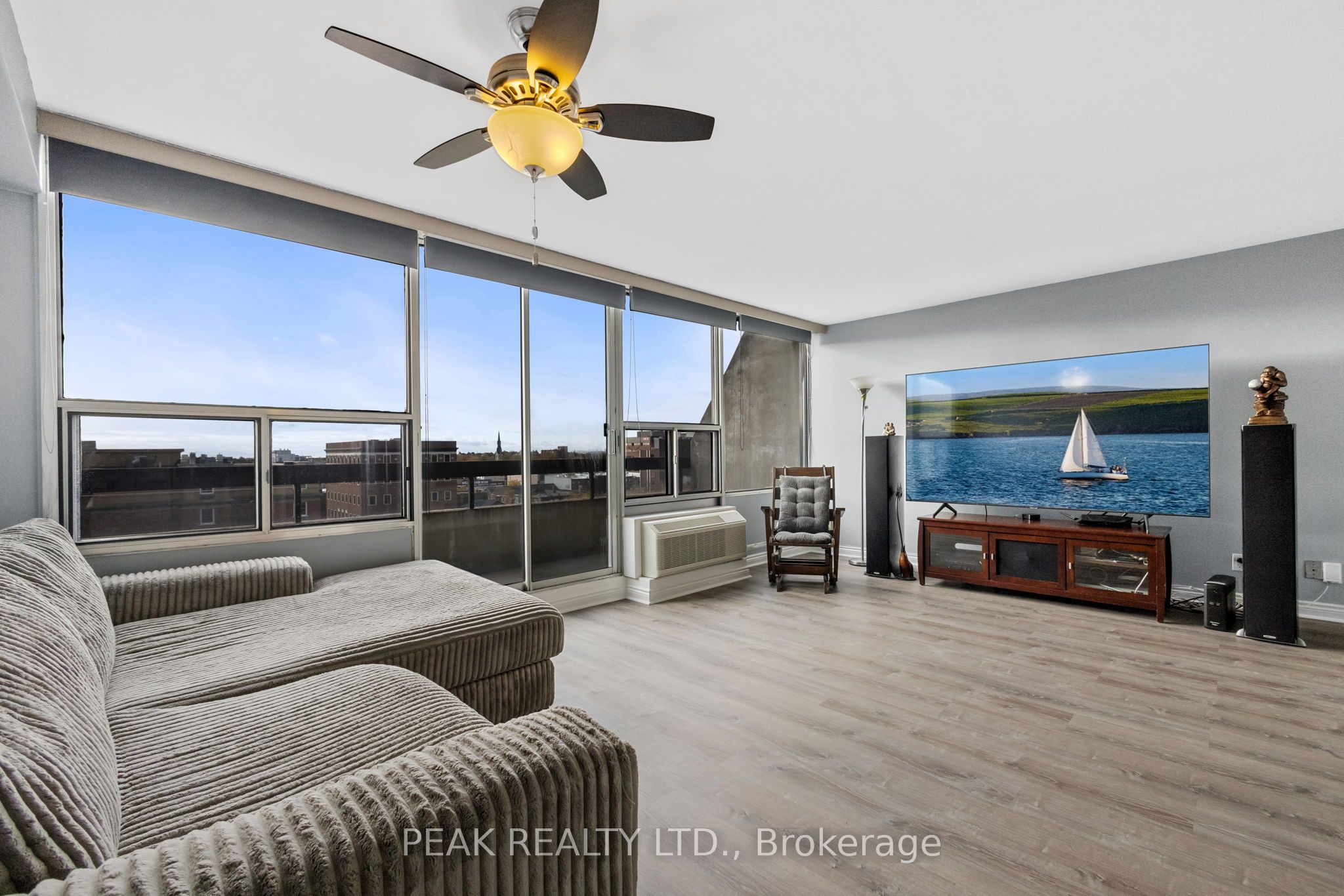 #629 - 50 Richmond Street Property Photo 6