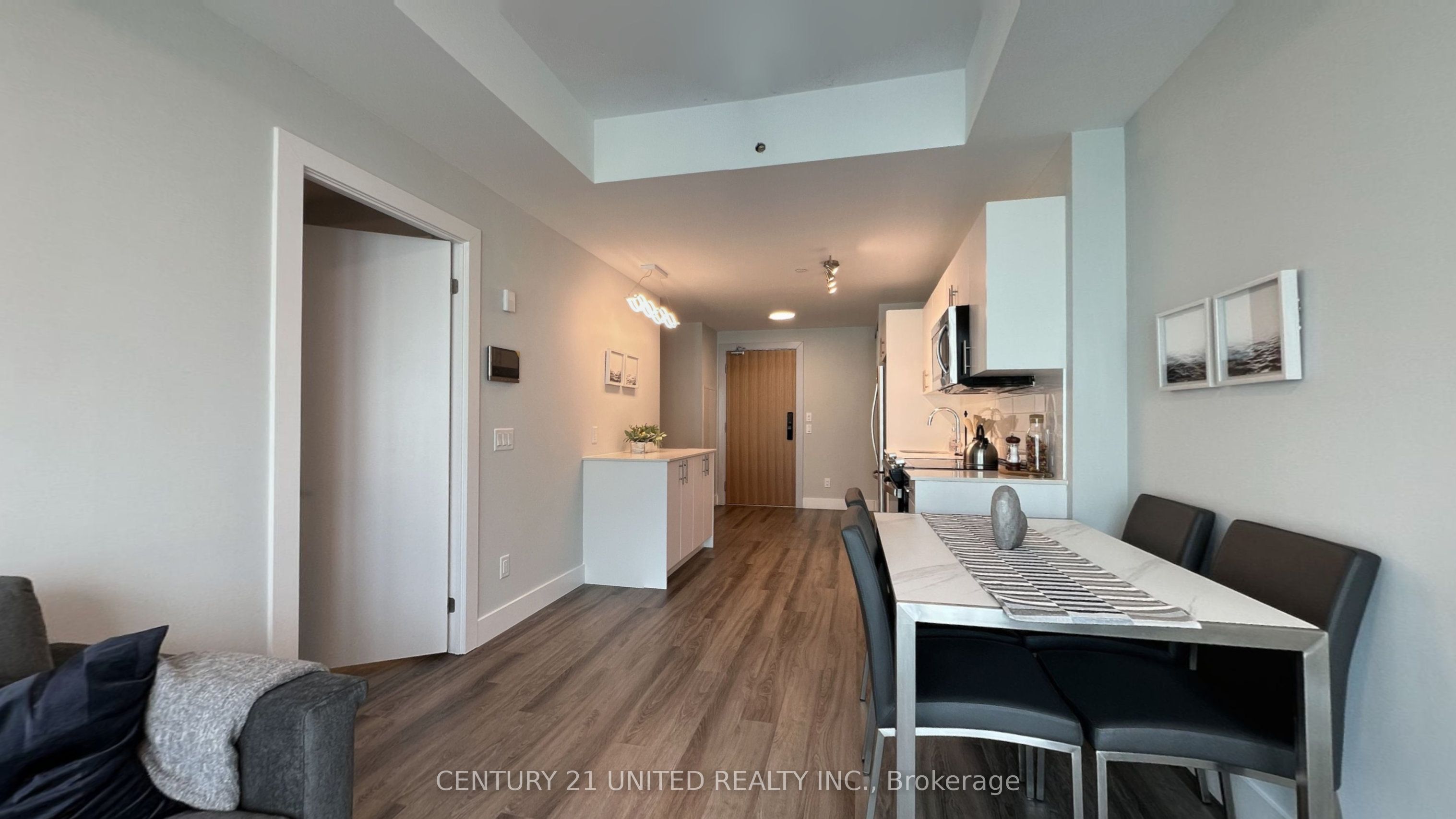 80 Bond Street E 821 Property Photo 7