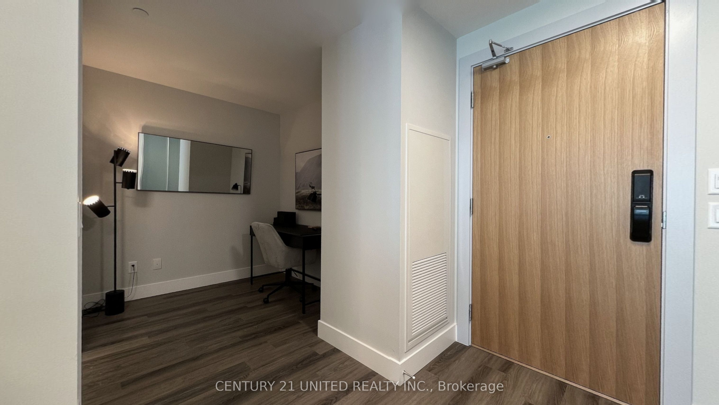 80 Bond Street E 821 Property Photo 10