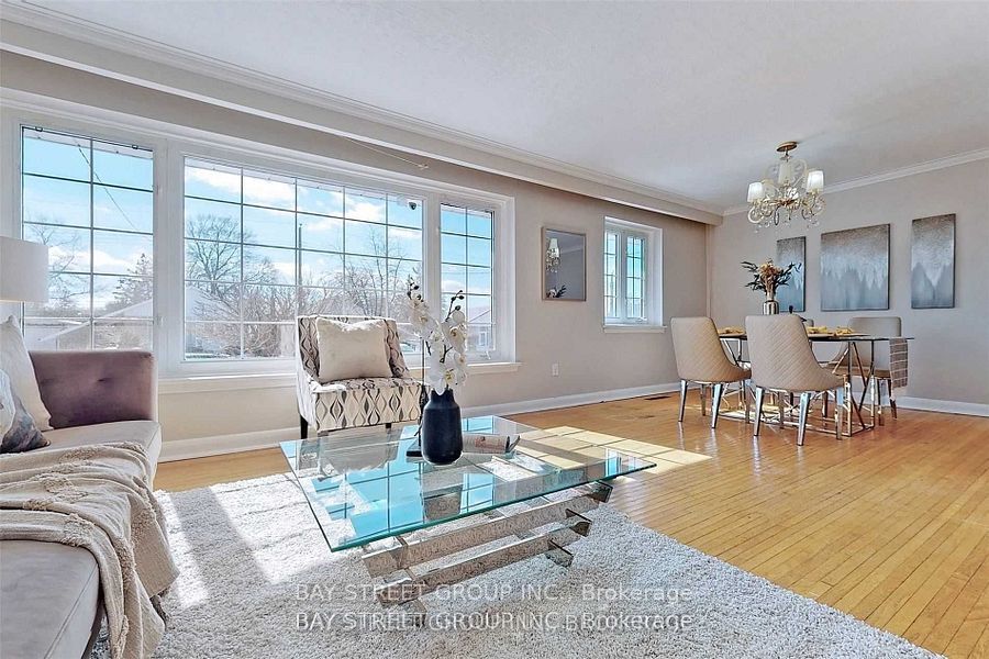 #upper Level - 15 Charlemont Crescent Property Photo 1