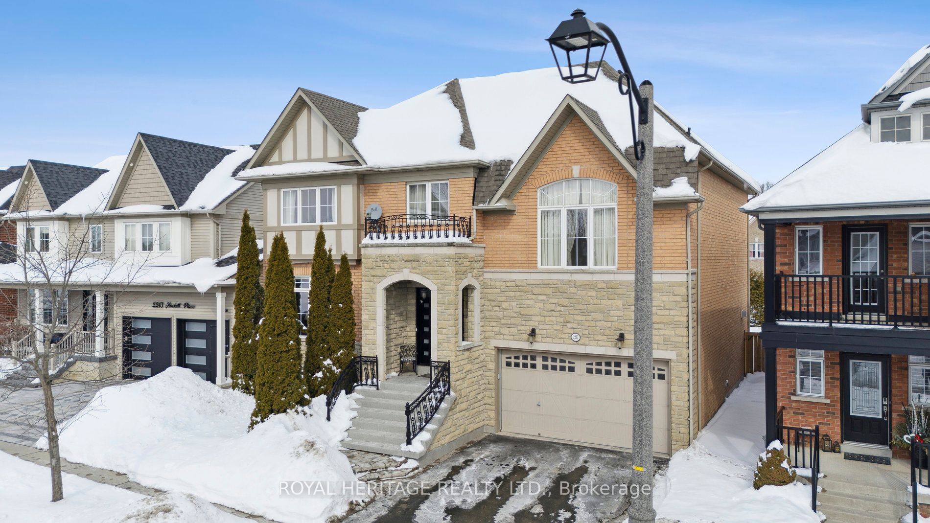 2237 Hackett Place Property Photo 1