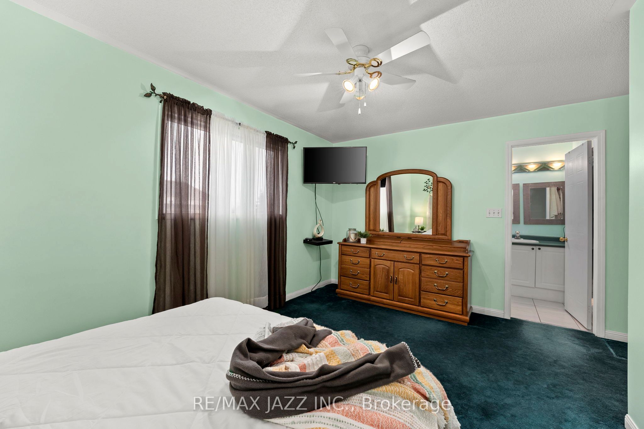 12 Bayside Gate Property Photo 18